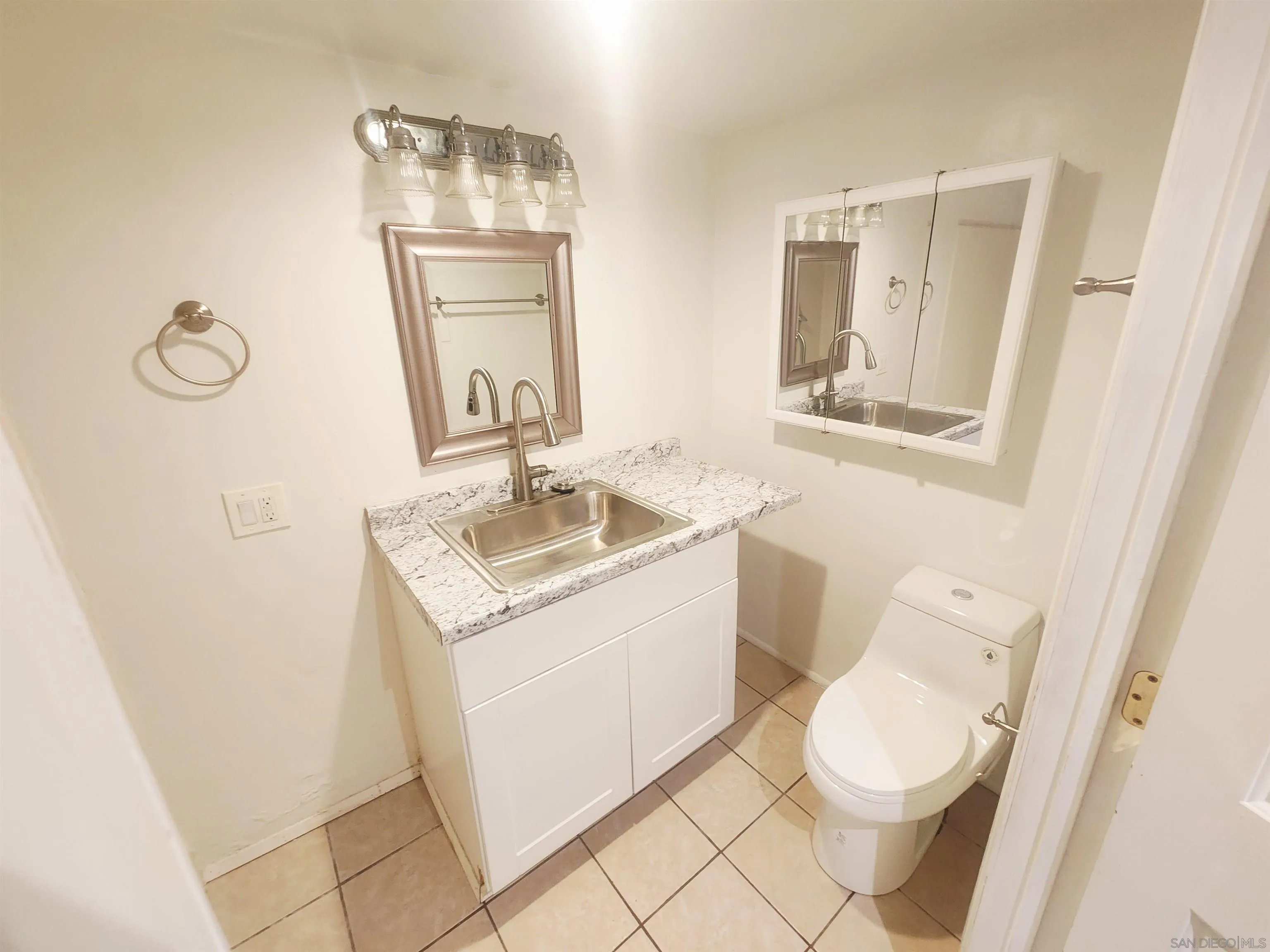 https://cdn.realtyfeed.com/cdn/127/250042978/3fad72675576d0dbccd98894349126cd.webp