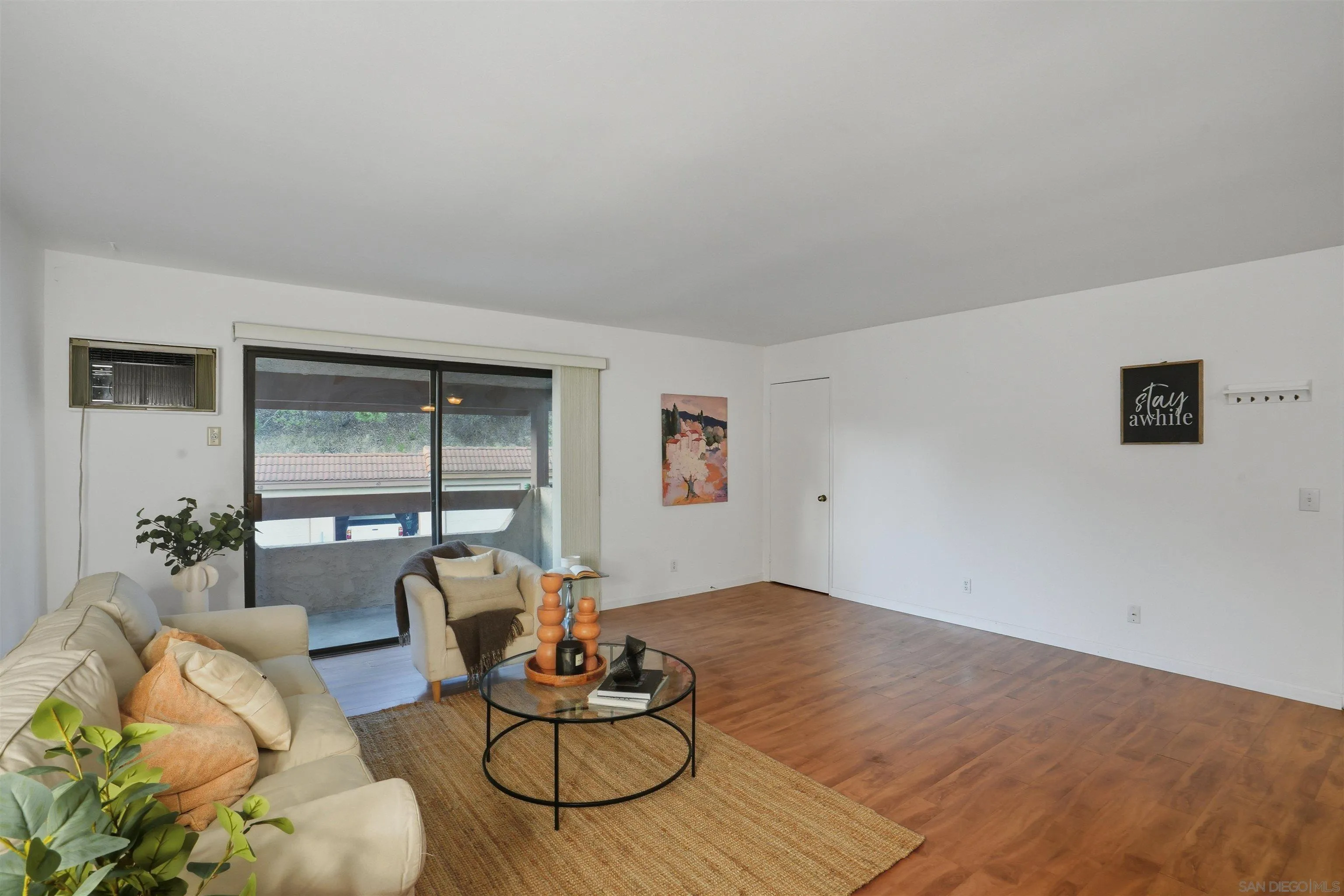 Photo #8: 250042985 Listing: Photo #8