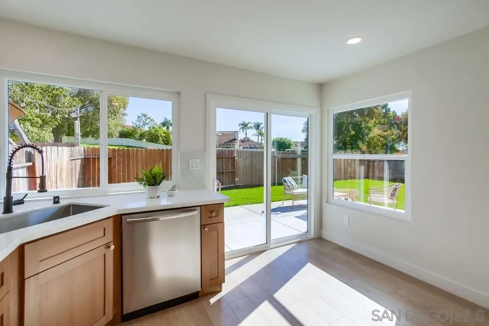 https://cdn.realtyfeed.com/cdn/127/250042986/92677468a5f779377164173d8aab5dcd.webp