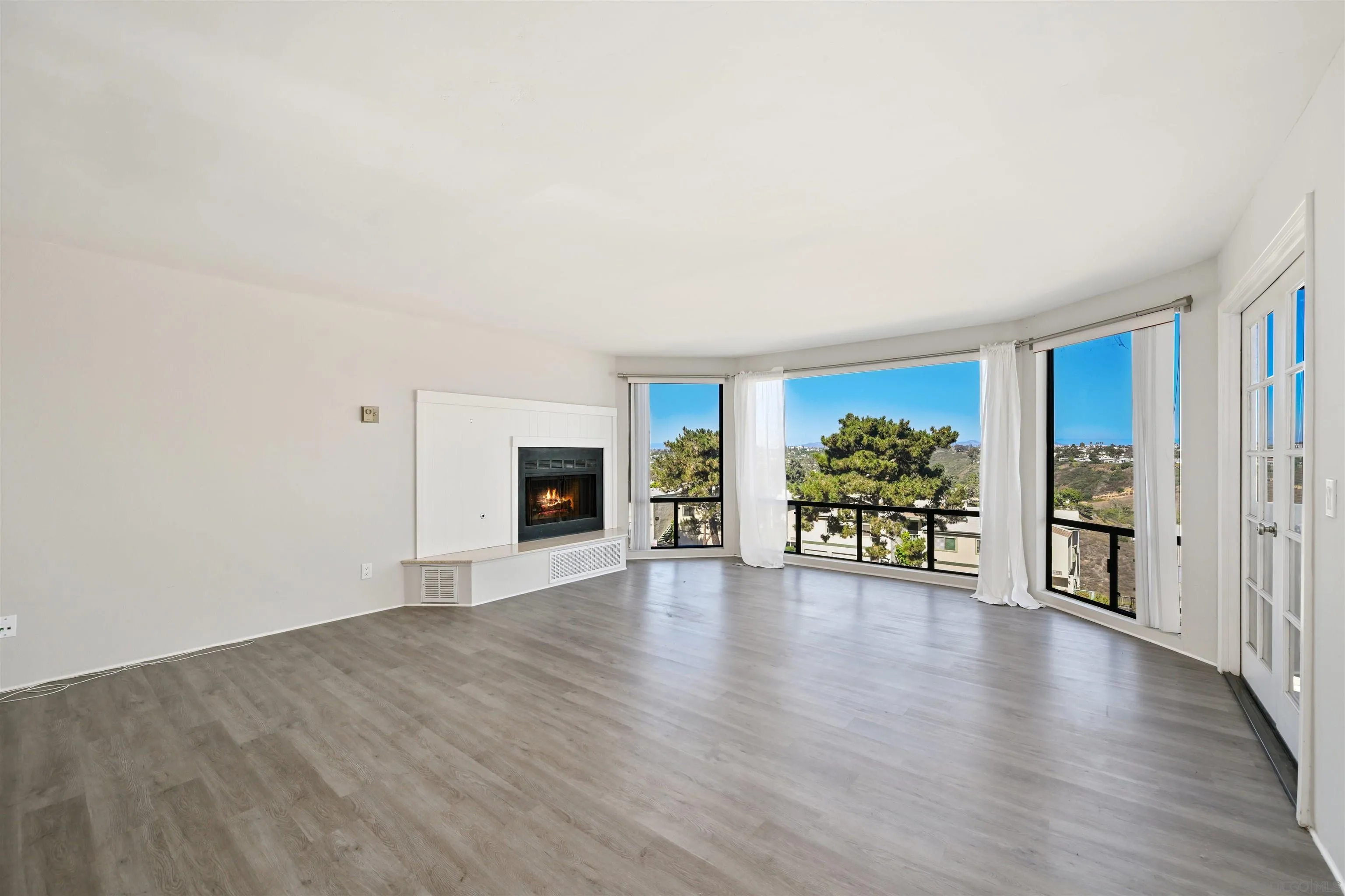 Photo #2: 250042988 Listing: Photo #2