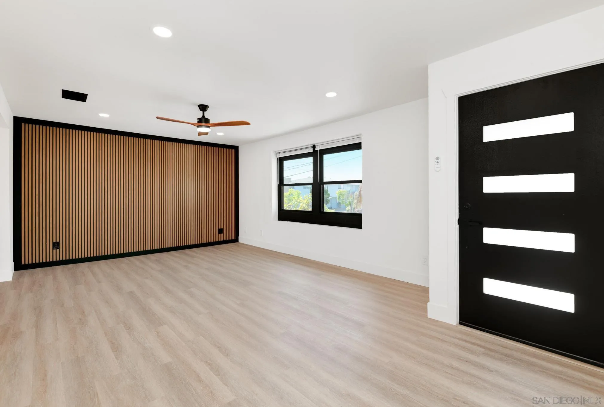 https://cdn.realtyfeed.com/cdn/127/250042989/73c1de289b81674f73006f1ba261c732.webp