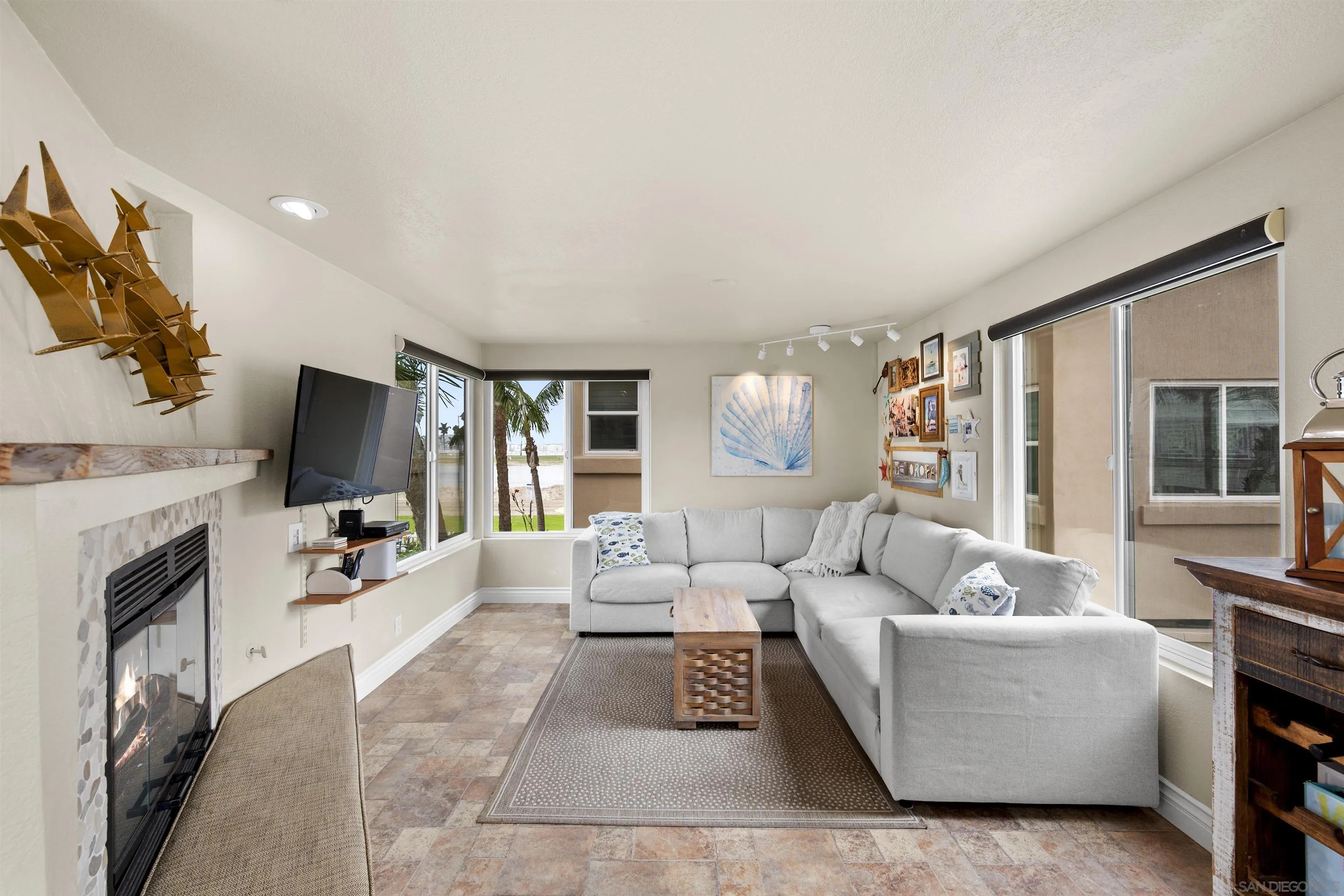 https://cdn.realtyfeed.com/cdn/127/250042990/45ec43bbad8ad243f3ac21b40793d400.webp