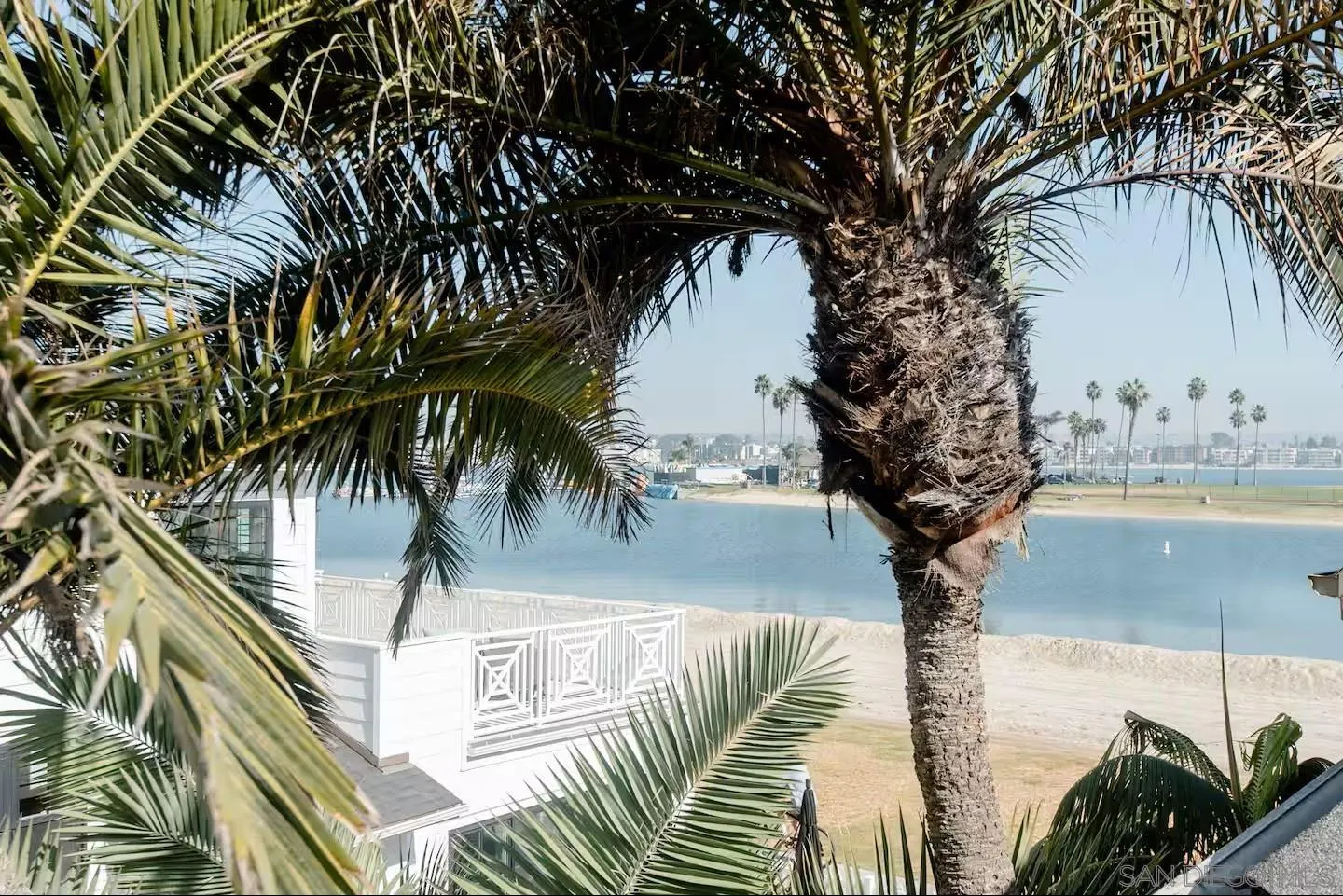 https://cdn.realtyfeed.com/cdn/127/250042990/88be90b75aa60019d318931045cf6b4d.webp