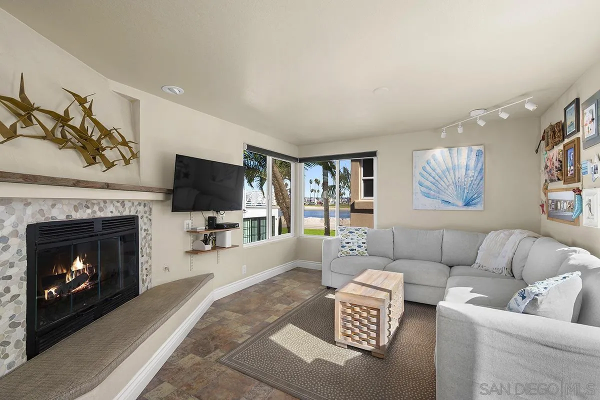 https://cdn.realtyfeed.com/cdn/127/250042990/9fcb2bf4f4c32102aae24aa95732de73.webp