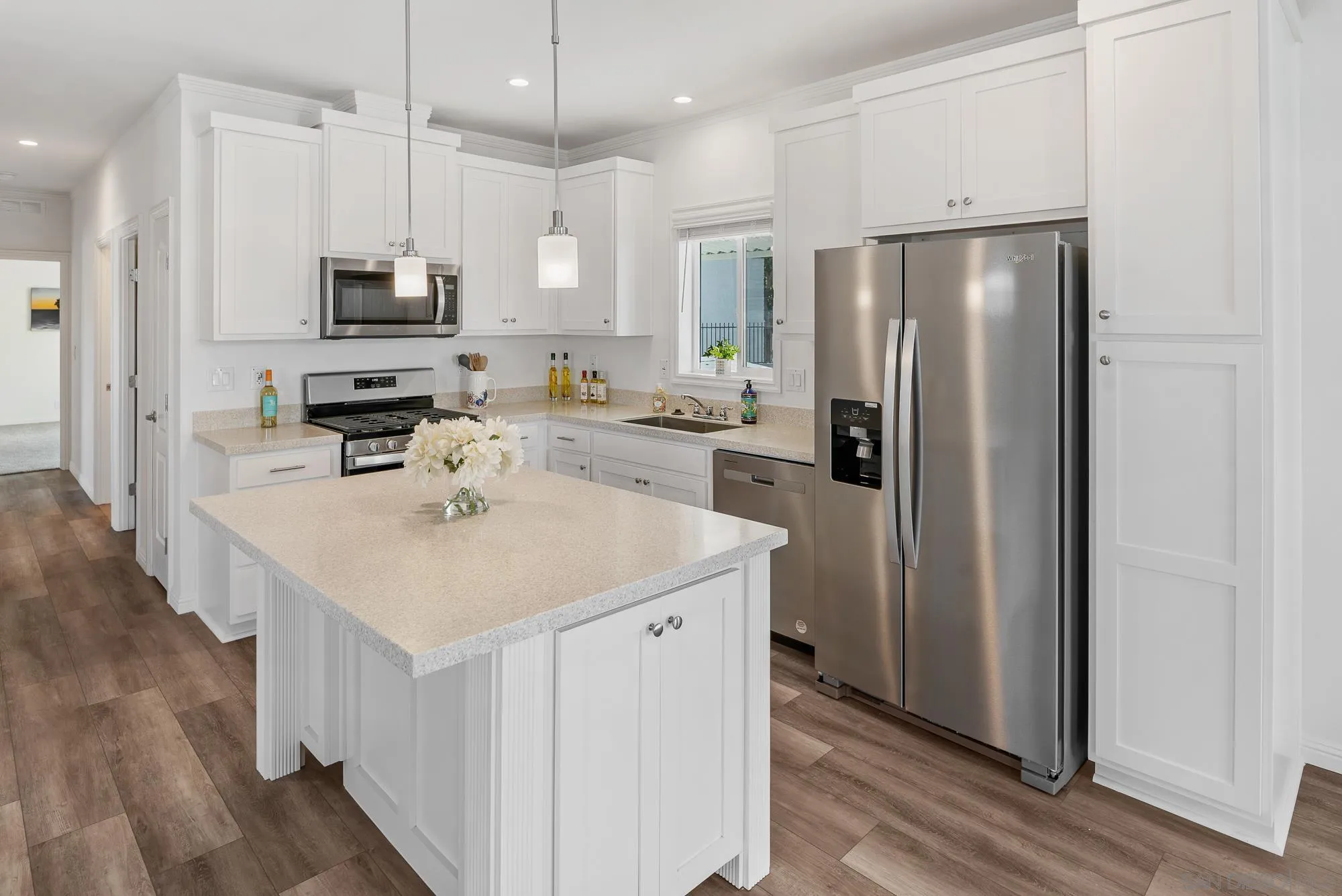 https://cdn.realtyfeed.com/cdn/127/250042992/8789bc5712026727b5474296e8f570a6.webp