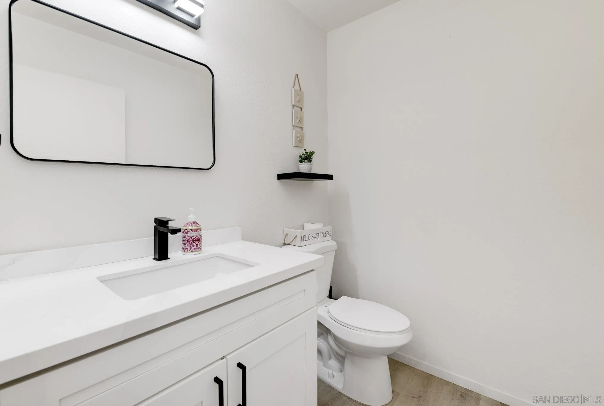 https://cdn.realtyfeed.com/cdn/127/250042996/c0af716fab0a0a44bf187ce79af58381.webp