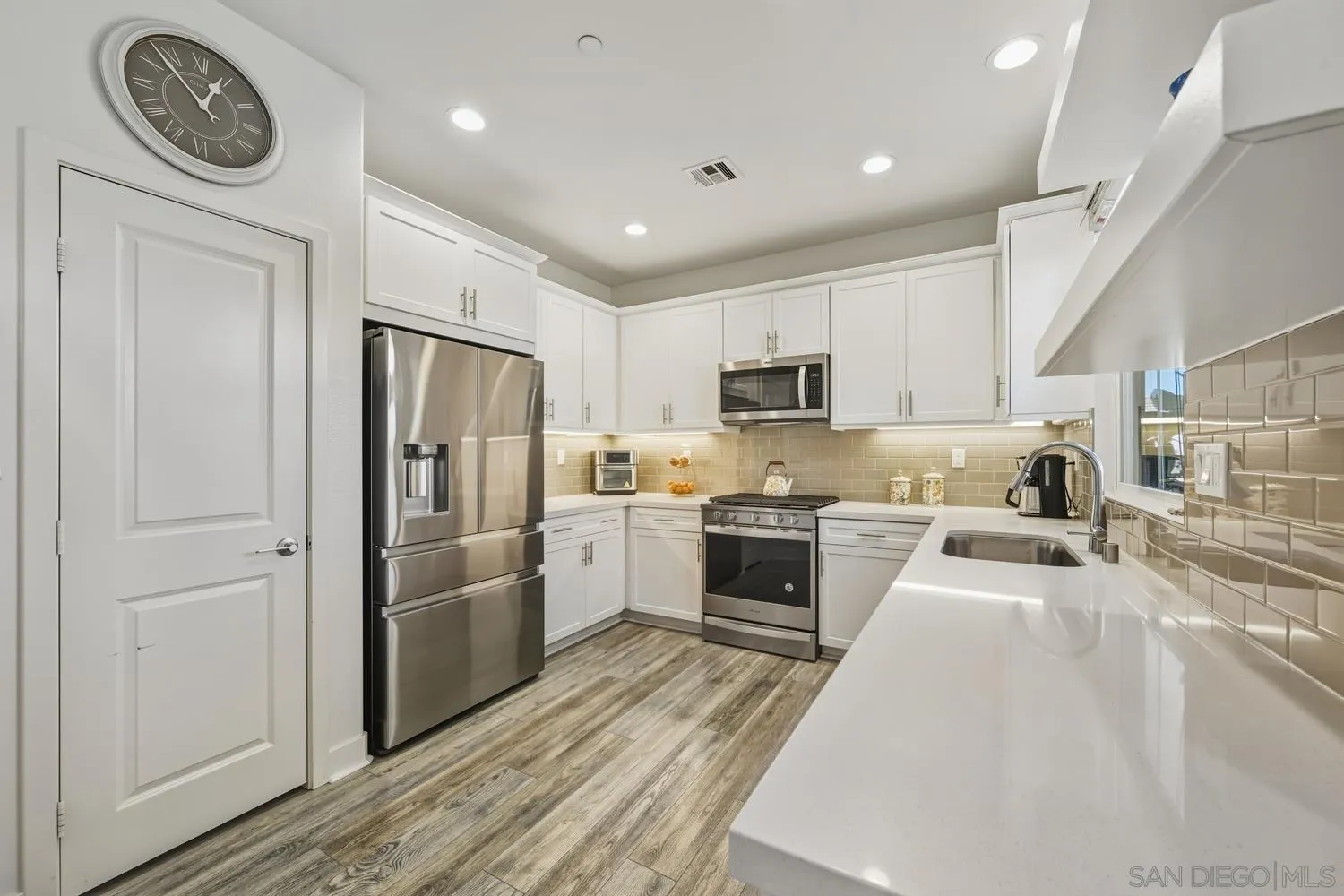 Photo #6: 250043003 Listing: Photo #6