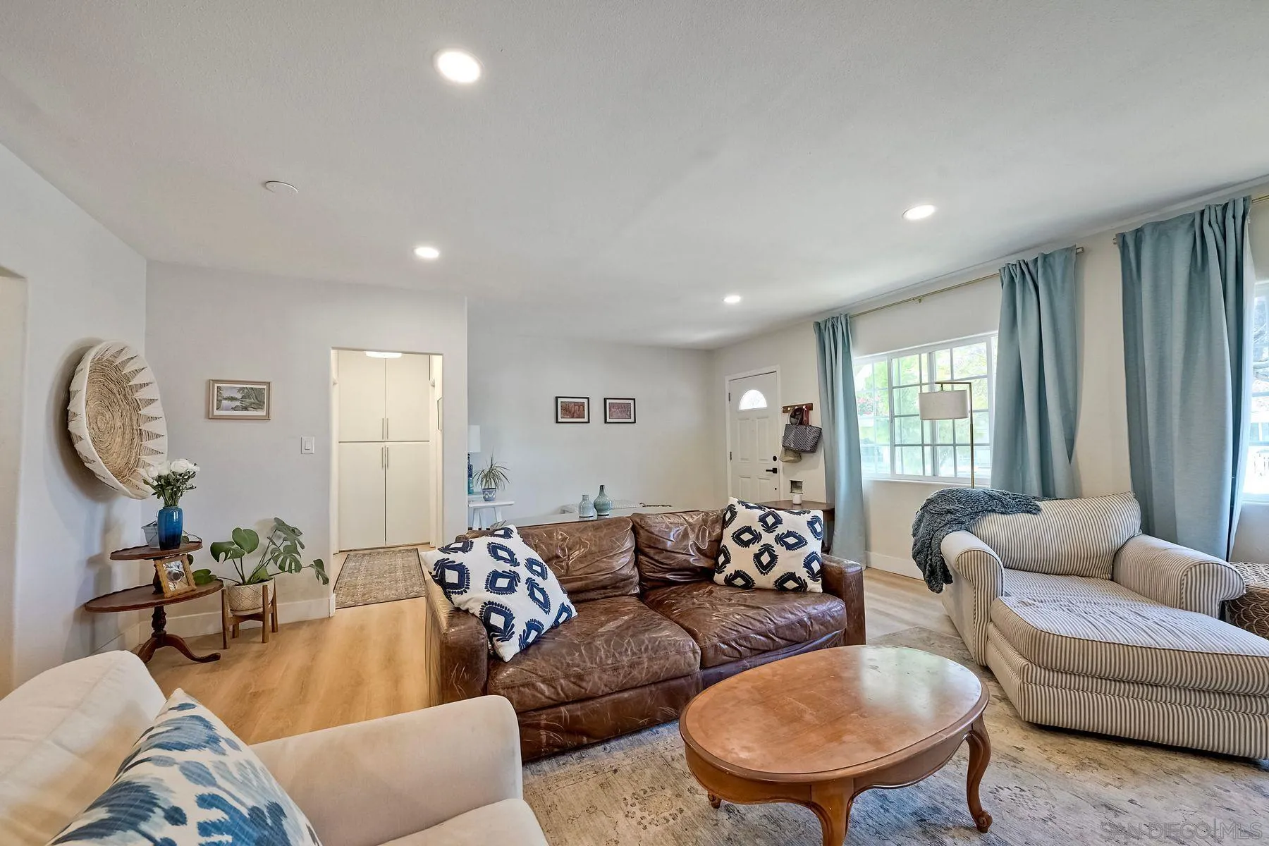 https://cdn.realtyfeed.com/cdn/127/250043011/2ae42900363c8214664b3f4a10b0d83d.webp