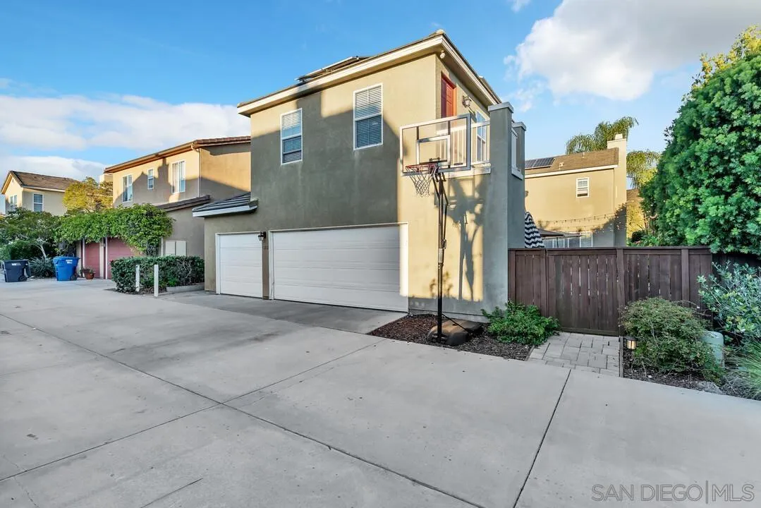 https://cdn.realtyfeed.com/cdn/127/250043023/d8265c6ec6c38ec5d19eb6a962491a82.webp