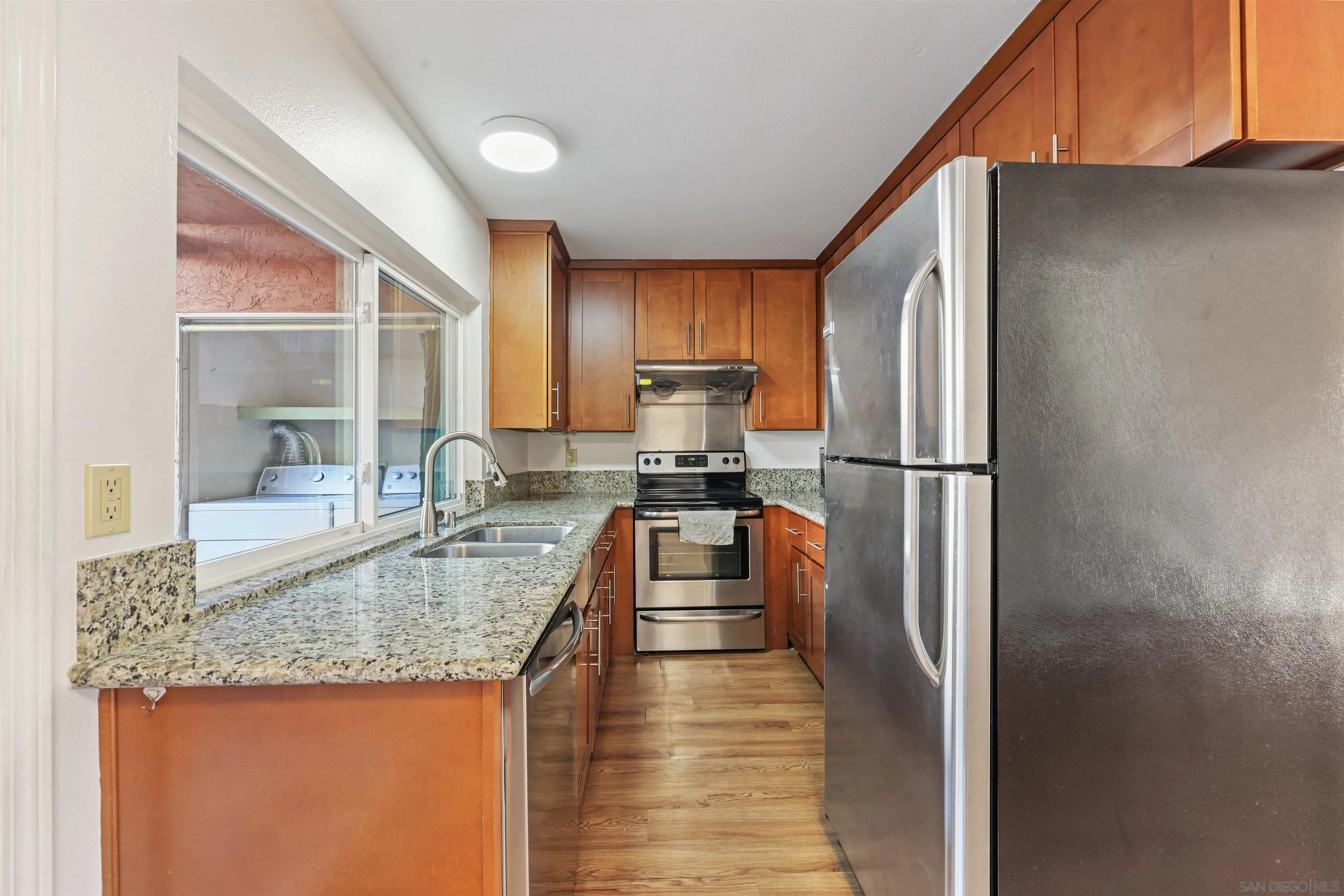 Photo #5: 250043028 Listing: Photo #5