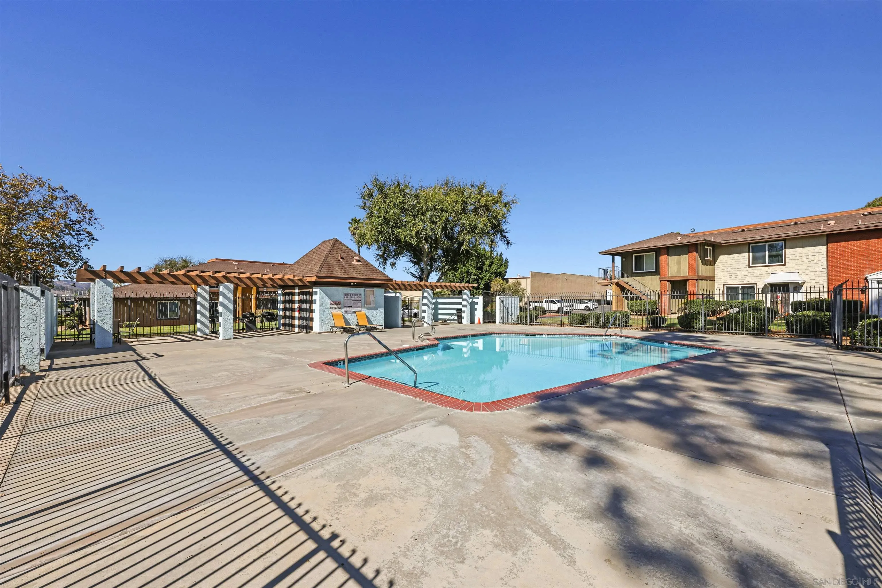 Photo #18: 250043028 Listing: Photo #18