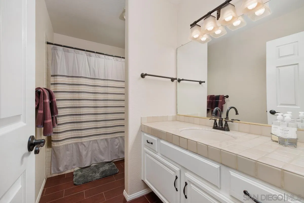 https://cdn.realtyfeed.com/cdn/127/250043030/9557fb527d57b5454e9488507f5ead40.webp