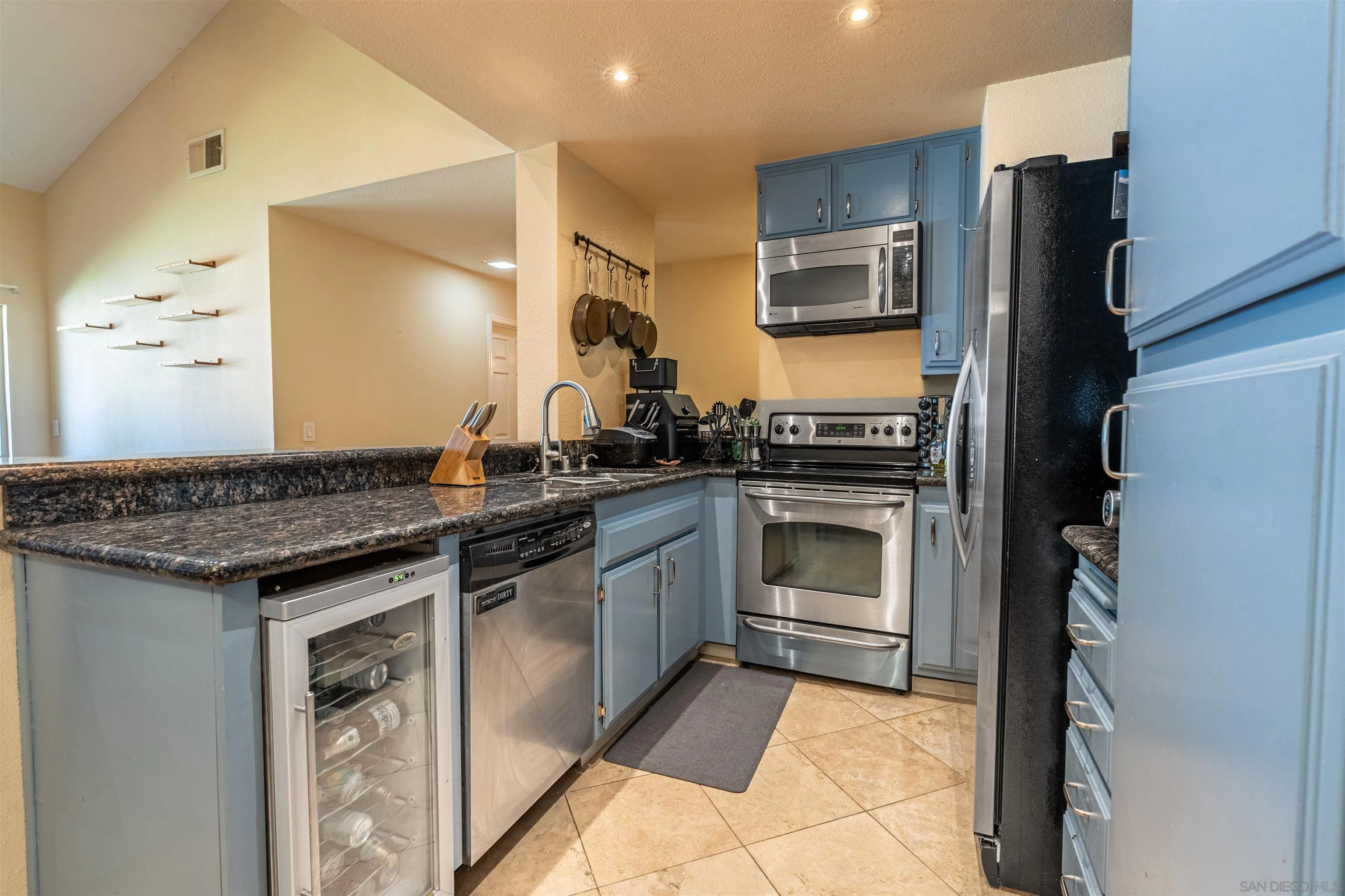 Photo #4: 250043031 Listing: Photo #4