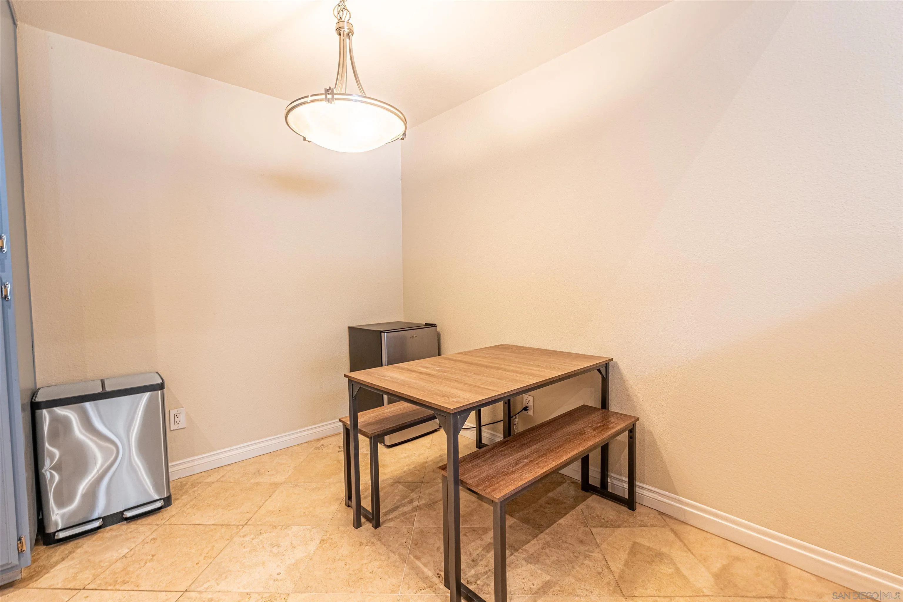 Photo #5: 250043031 Listing: Photo #5