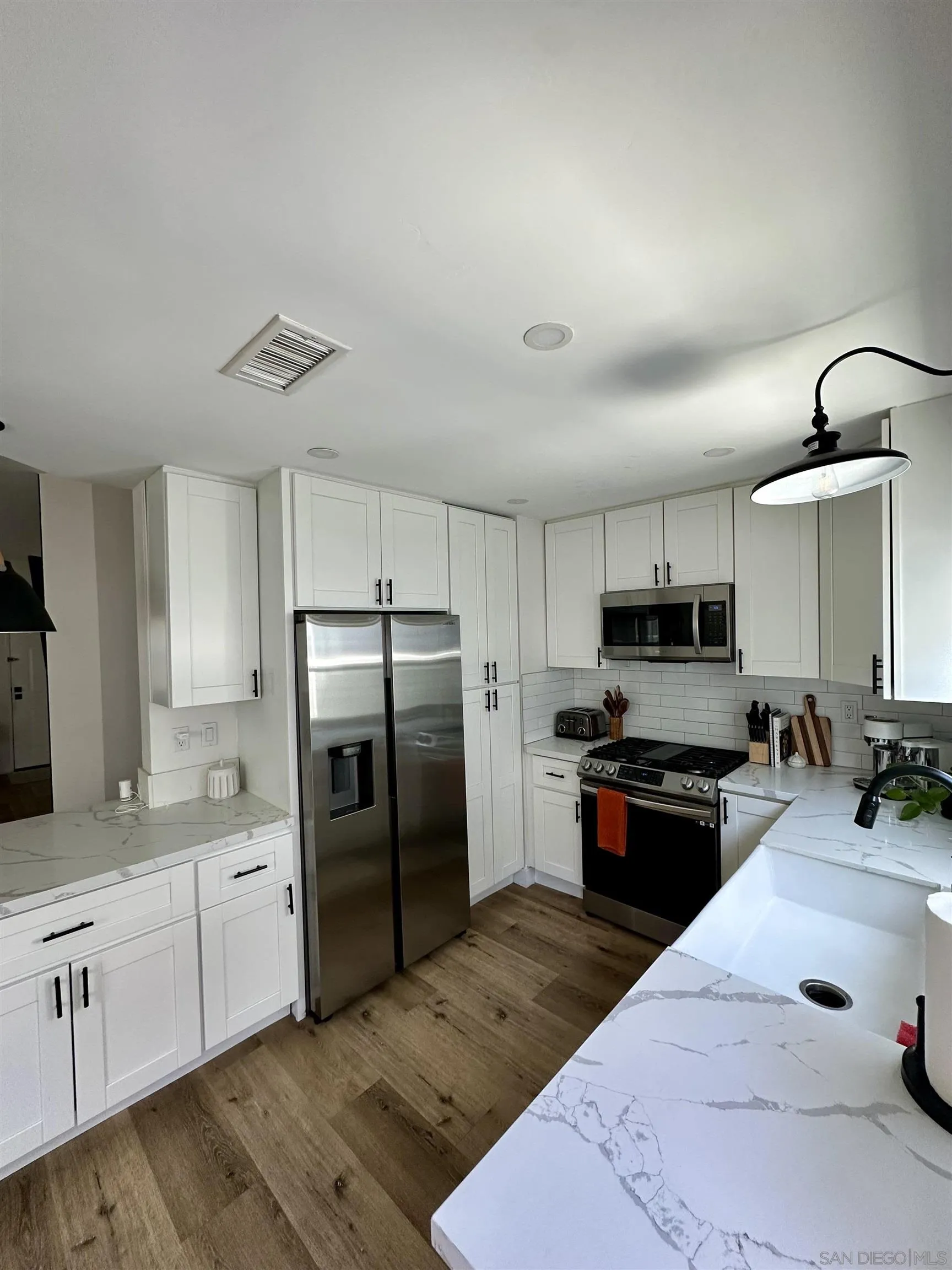 Photo #10: 250043033 Listing: Photo #10