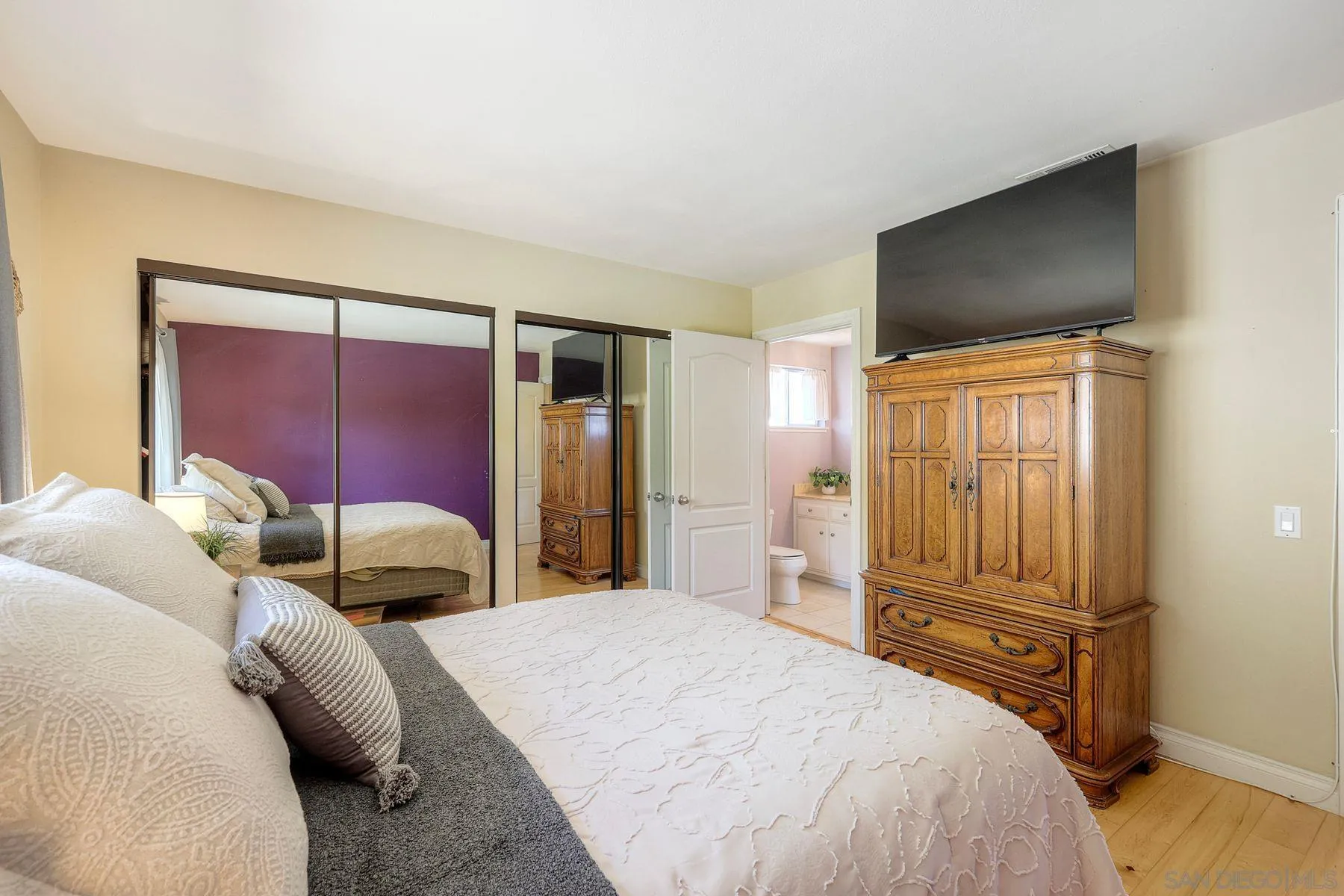 https://cdn.realtyfeed.com/cdn/127/250043034/3d6c72ac079b24781e14a0f60828867c.webp