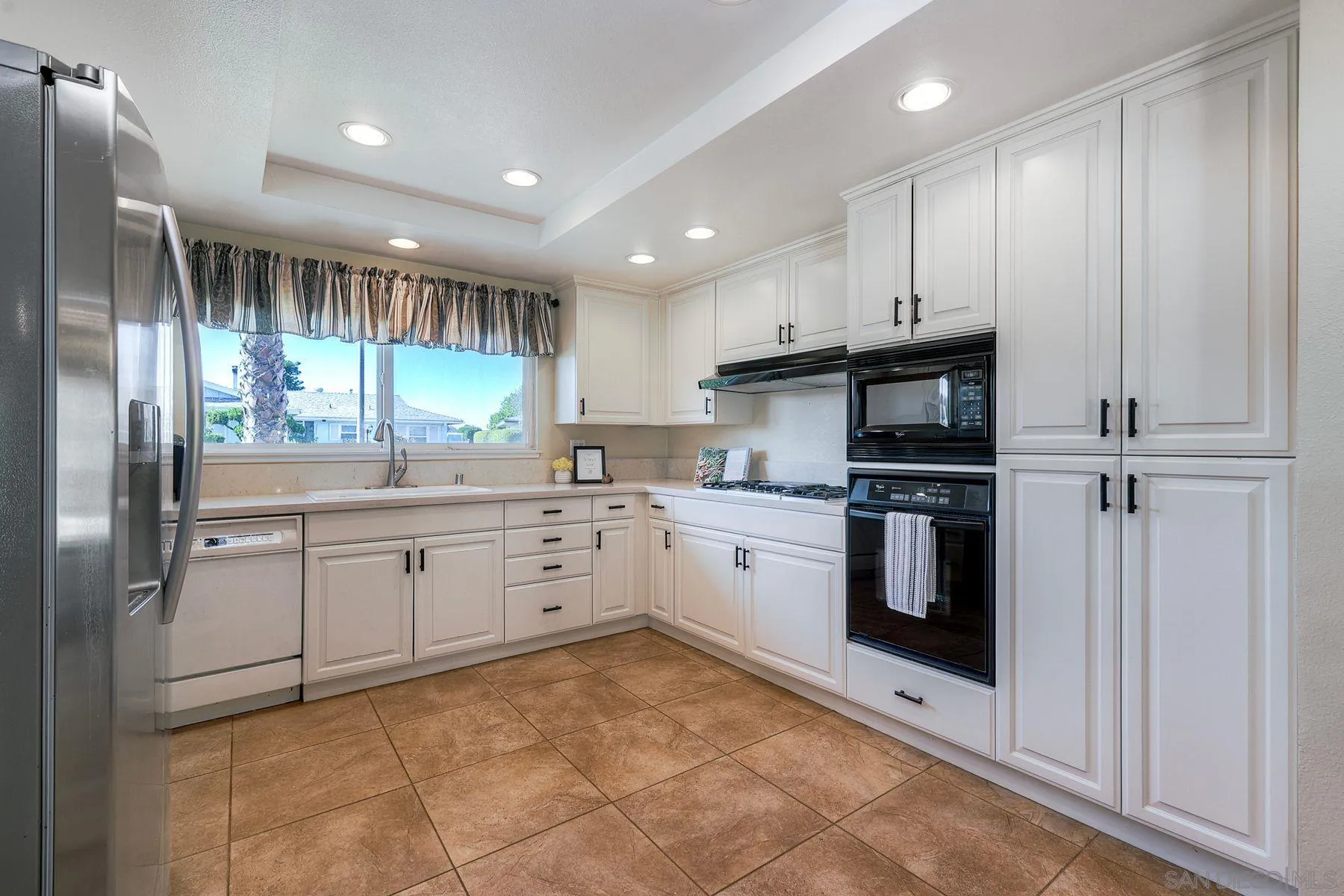 https://cdn.realtyfeed.com/cdn/127/250043034/5d96563a675ee26396f77726674959ba.webp