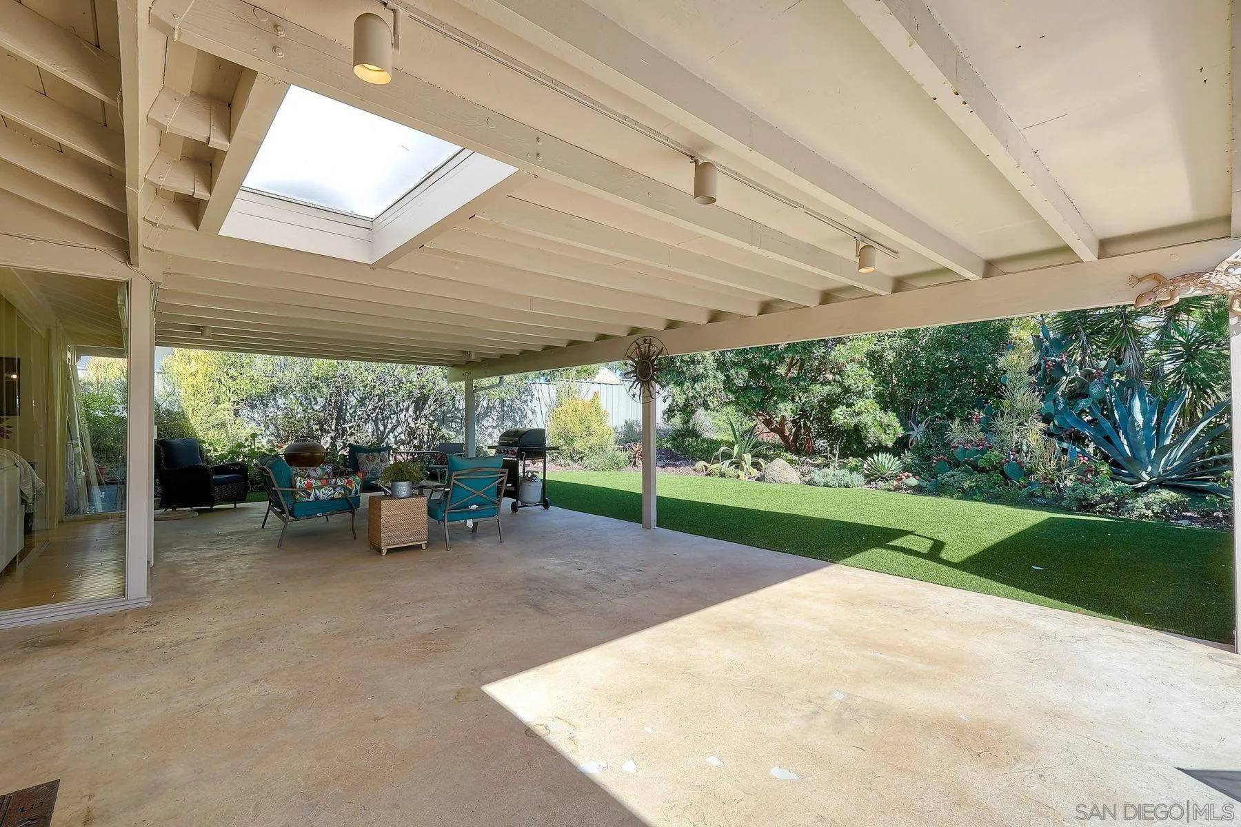 https://cdn.realtyfeed.com/cdn/127/250043034/7e959657725bd6838319f4a6d218f326.webp