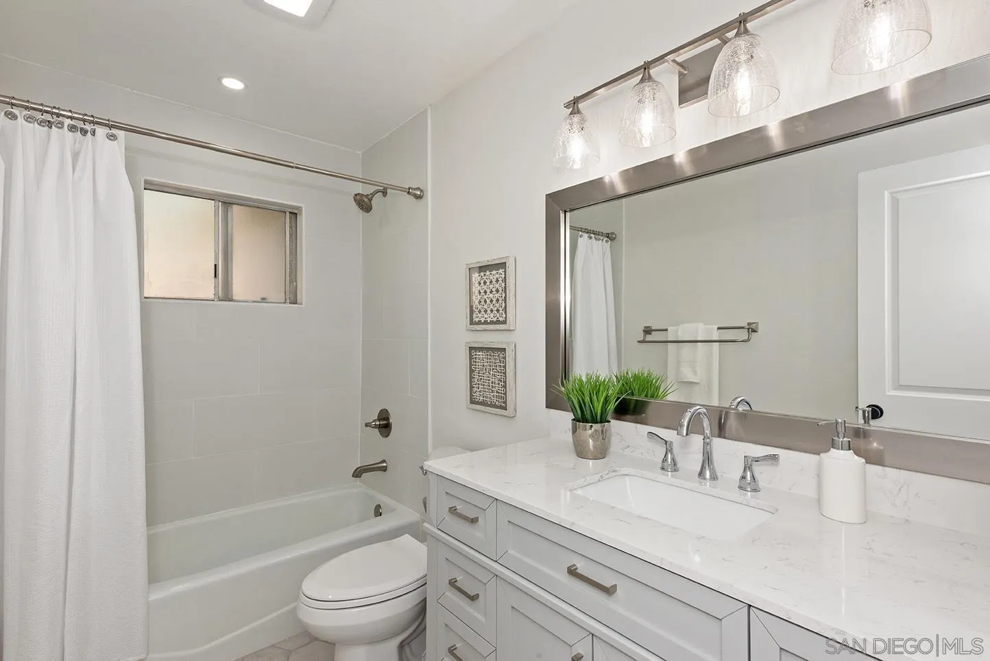 https://cdn.realtyfeed.com/cdn/127/250043037/7008d5a957b2e5b4f27ca696789bf339.webp