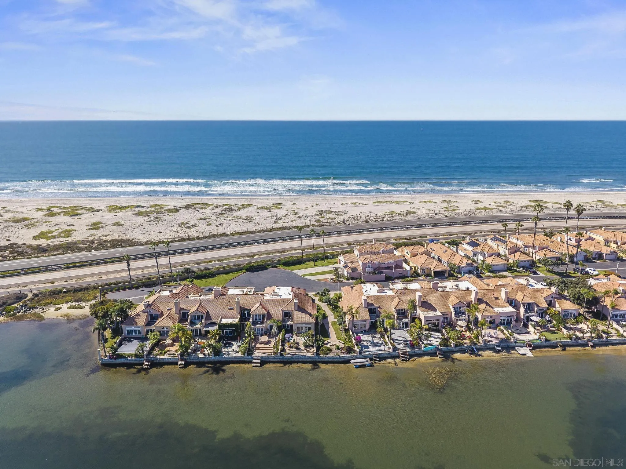https://cdn.realtyfeed.com/cdn/127/250043041/073625ebf3b298756e4c3bf24bc82880.webp