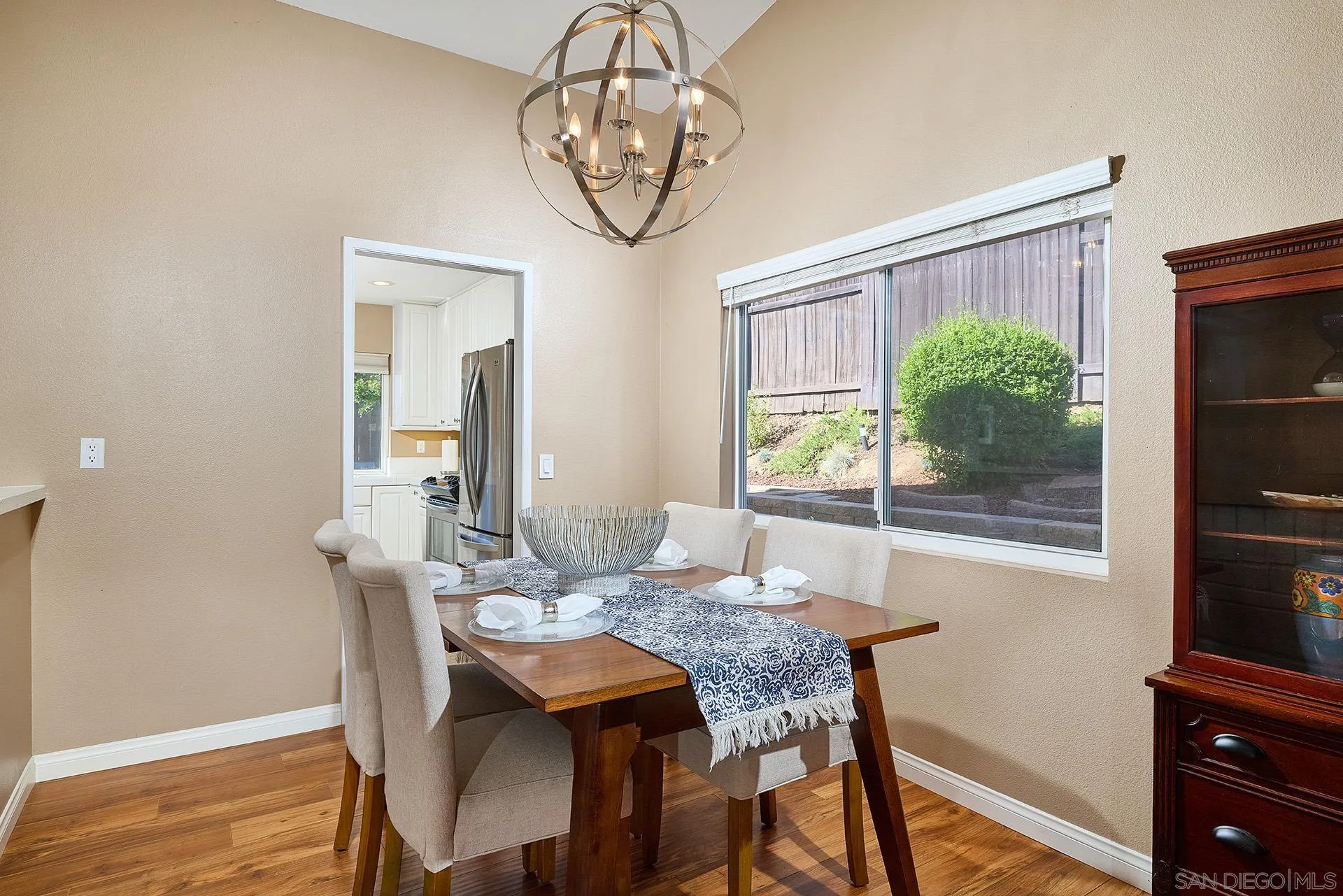 https://cdn.realtyfeed.com/cdn/127/250043043/1e73ddee5616a568090269daa5ff7f88.webp