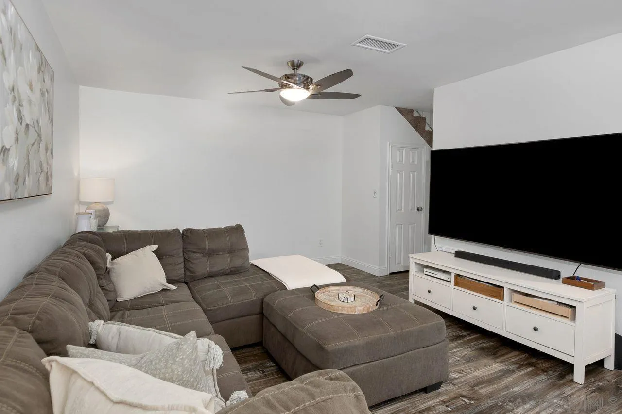 https://cdn.realtyfeed.com/cdn/127/250043045/9d85c7245735450bd919ae6026170c26.webp