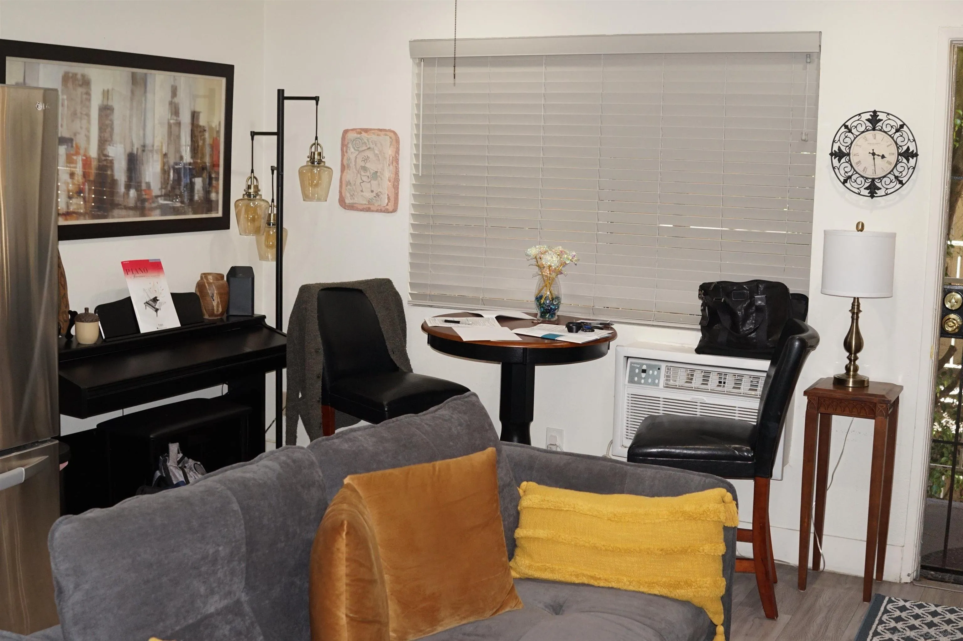 Photo #6: 250043050 Listing