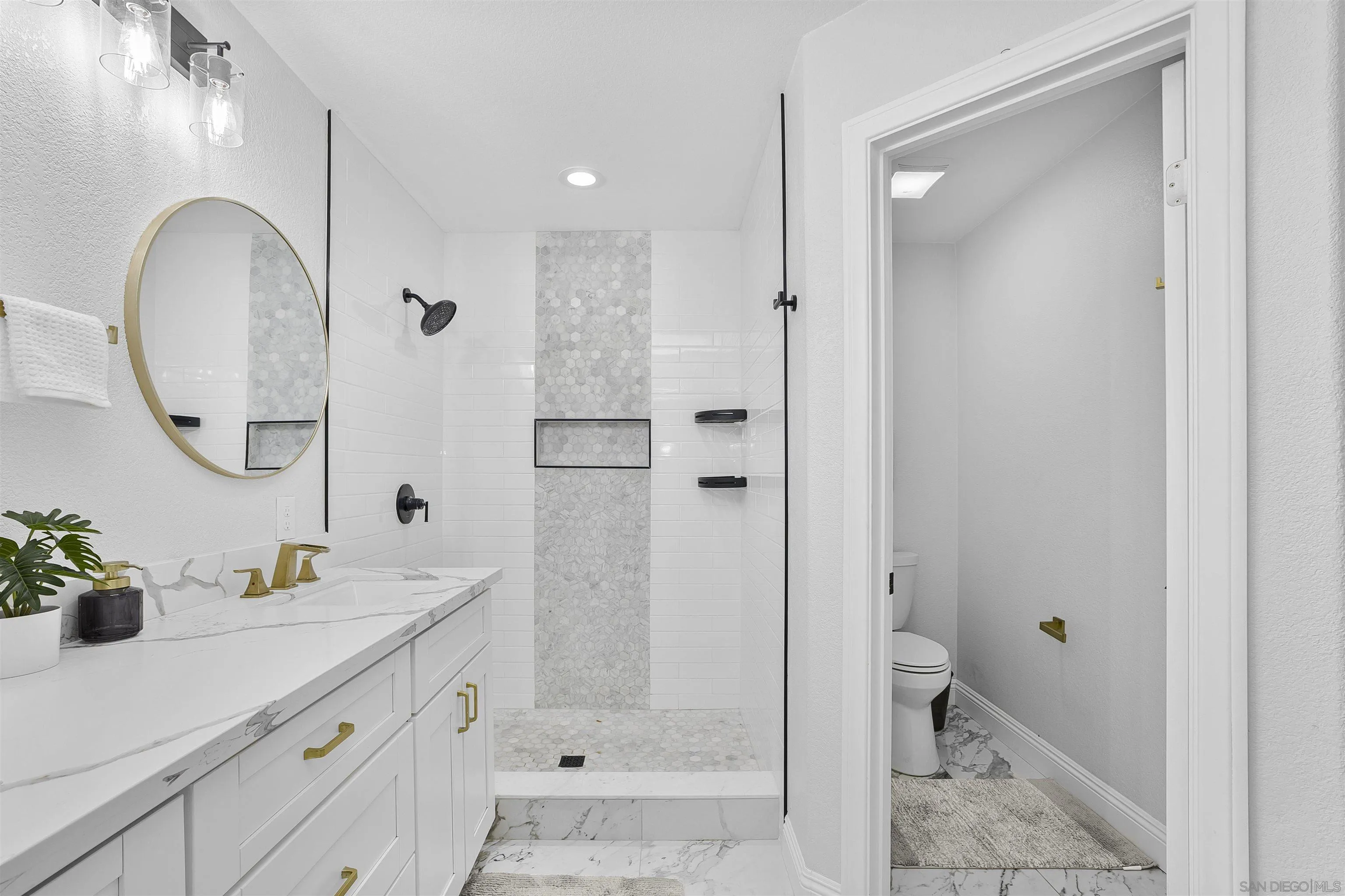 https://cdn.realtyfeed.com/cdn/127/250043056/bc42acf1a7d40976493a733122db18c0.webp