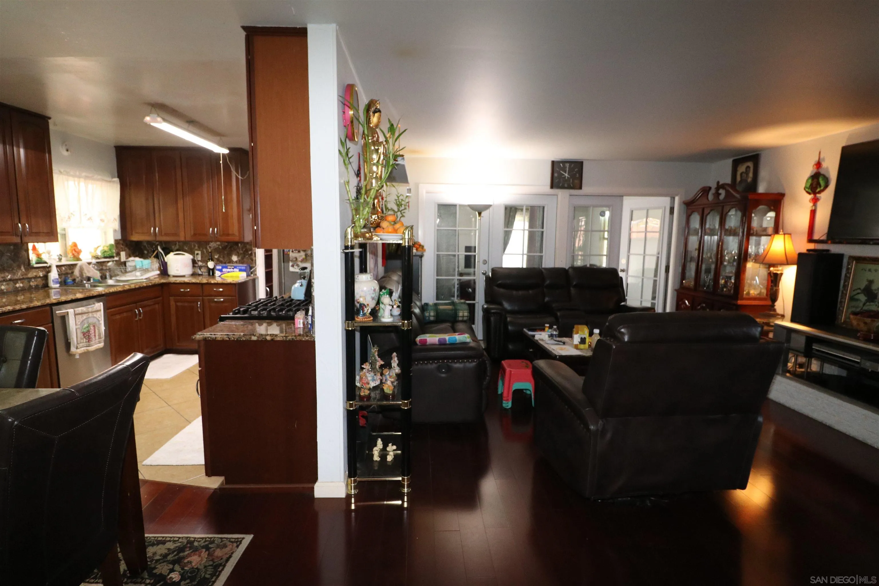https://cdn.realtyfeed.com/cdn/127/250043063/1ffd00fefaf88438338cca8537316dc5.webp