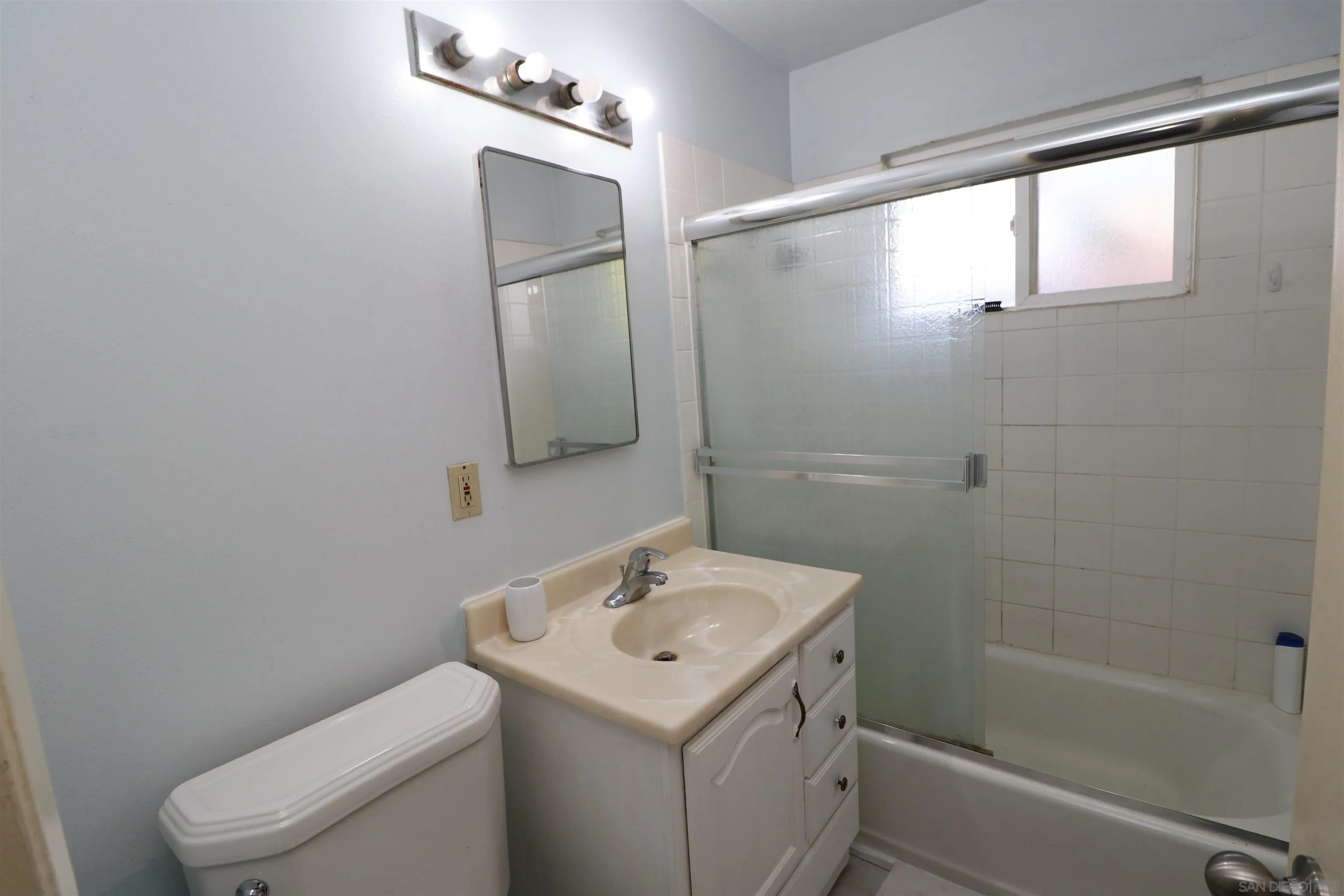 https://cdn.realtyfeed.com/cdn/127/250043063/391c8132b63c364c90fe0ff444f59832.webp