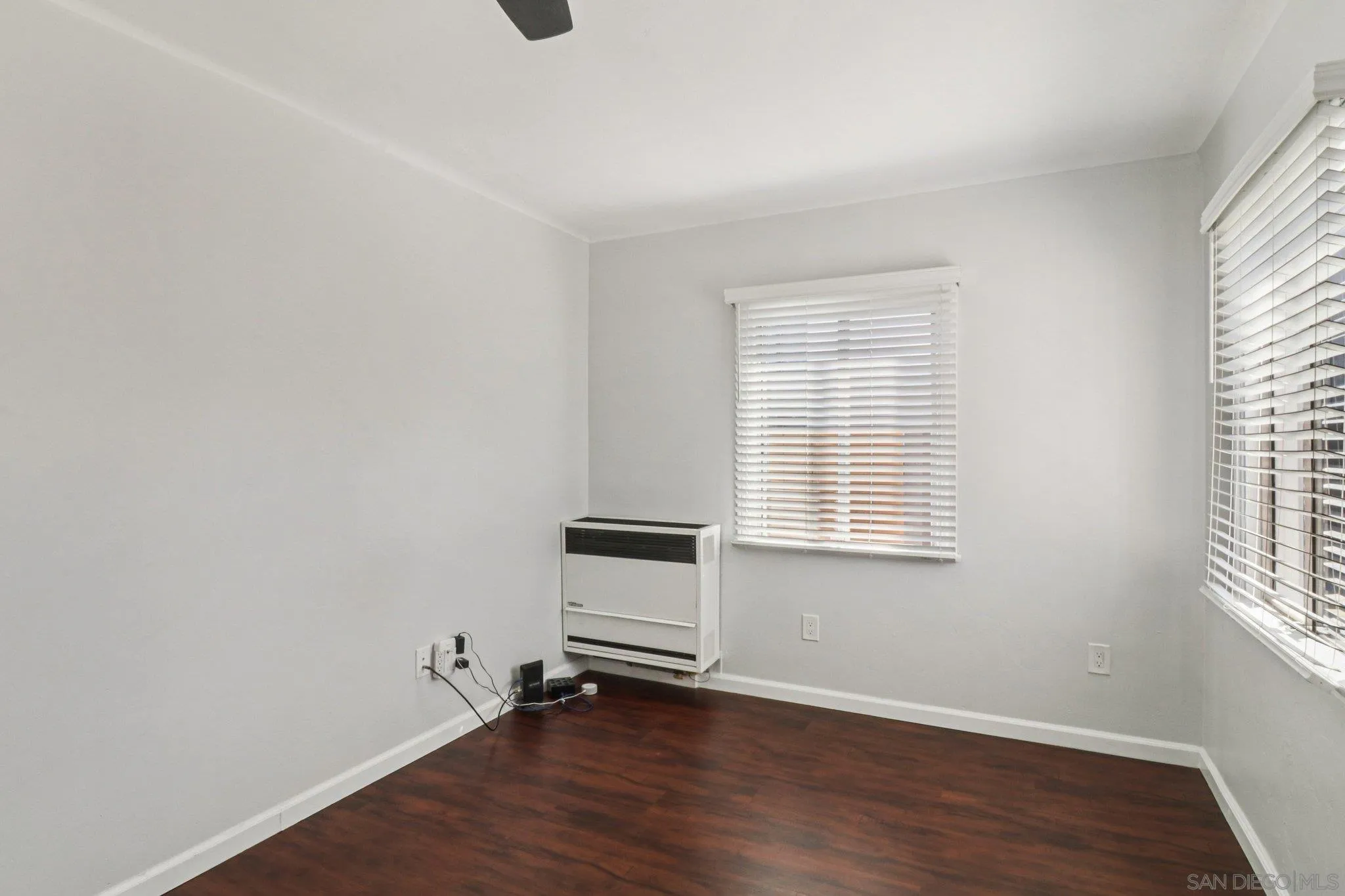 https://cdn.realtyfeed.com/cdn/127/250043065/fad2f8328547f9356116b165386ba5f0.webp