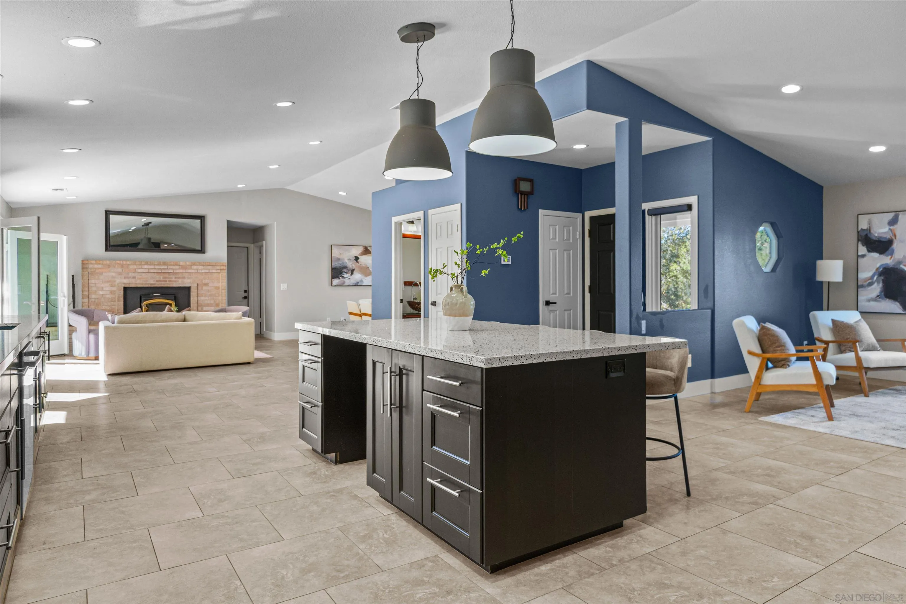 2495 Marianne Ln