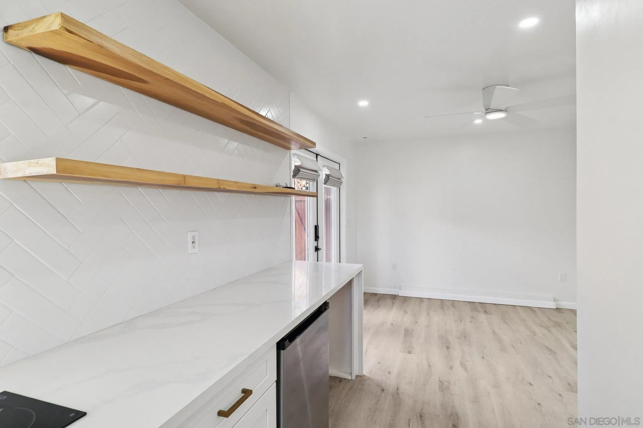 https://cdn.realtyfeed.com/cdn/127/250043073/337305aac1da1180173169a86fff5429.webp