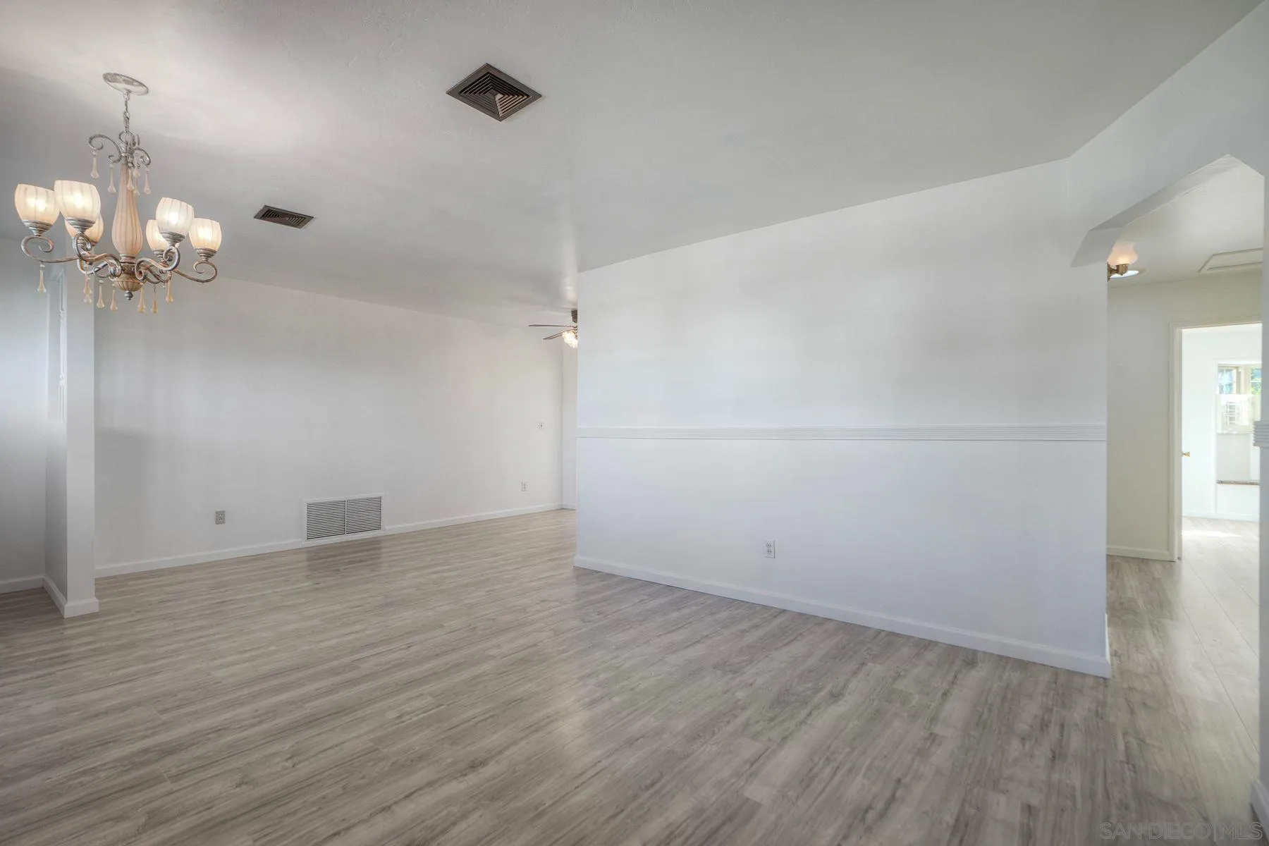 https://cdn.realtyfeed.com/cdn/127/250043083/20454bb4257ba611cdc273ad9c49c0d7.webp