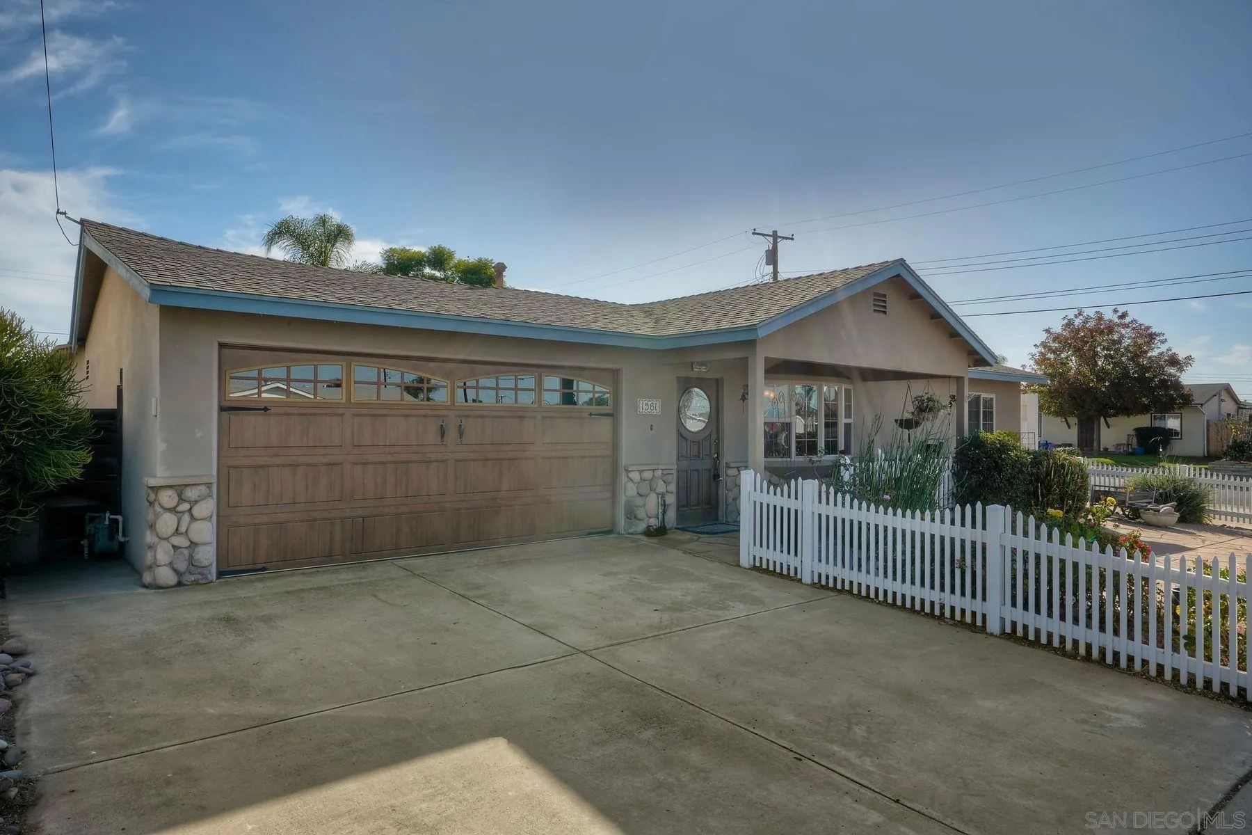 https://cdn.realtyfeed.com/cdn/127/250043083/906327336bae351f40e654da77450dd4.webp