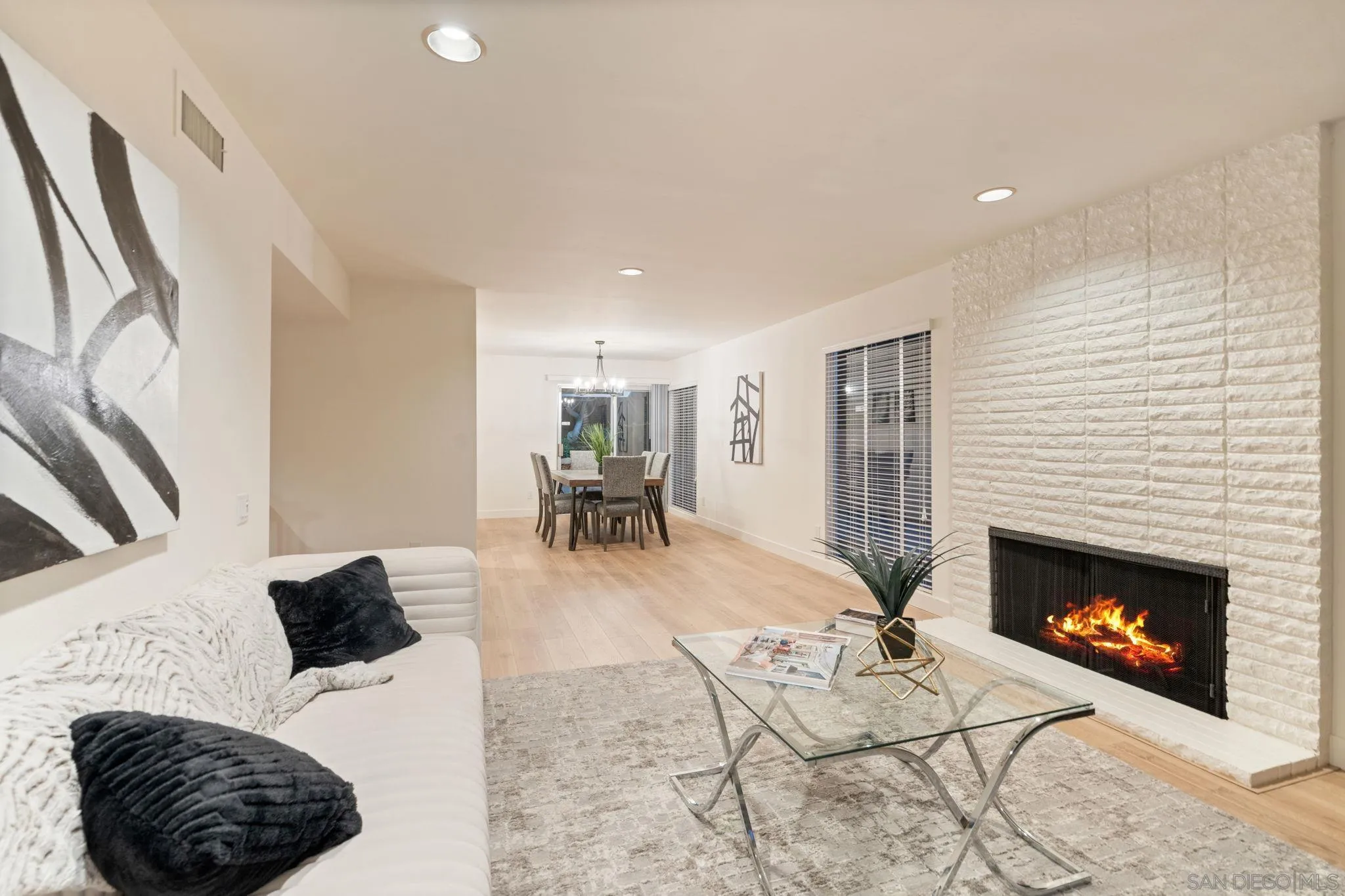 https://cdn.realtyfeed.com/cdn/127/250043098/43531e5961d37fc977175418b739d17f.webp