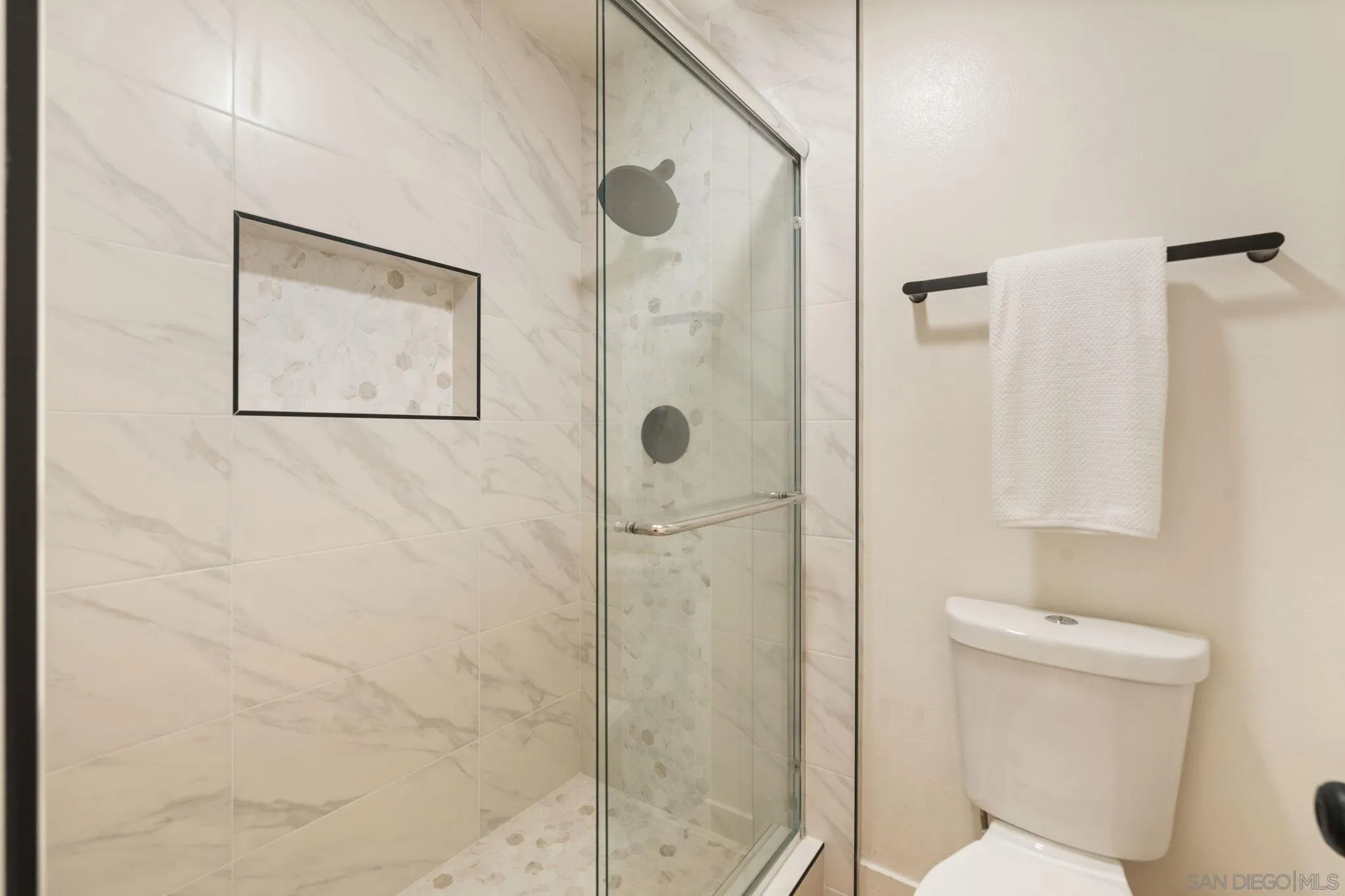 https://cdn.realtyfeed.com/cdn/127/250043098/f184add157311bac5511c048312f9a4f.webp