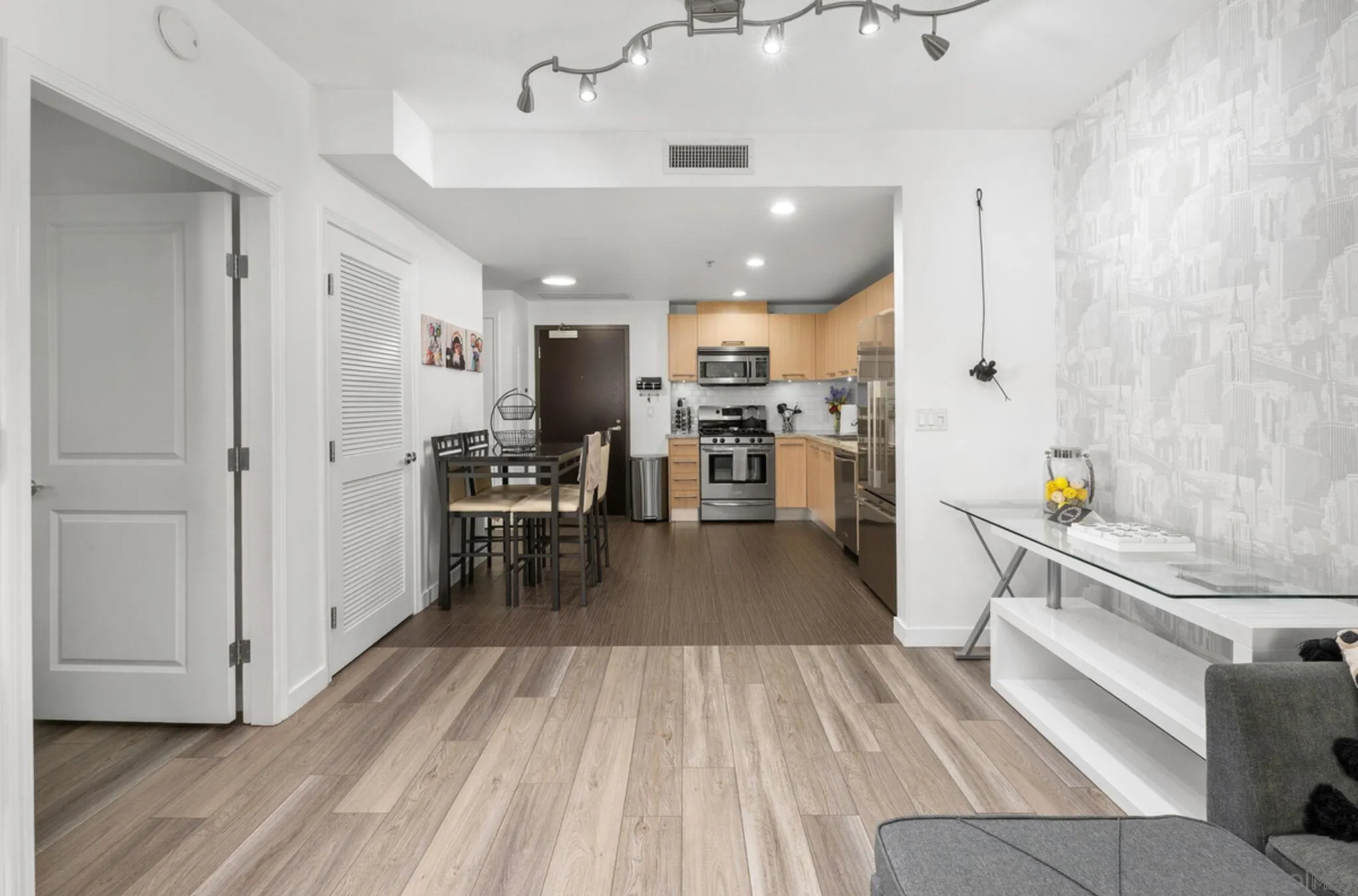 Photo #7: 250043099 Listing: Photo #7