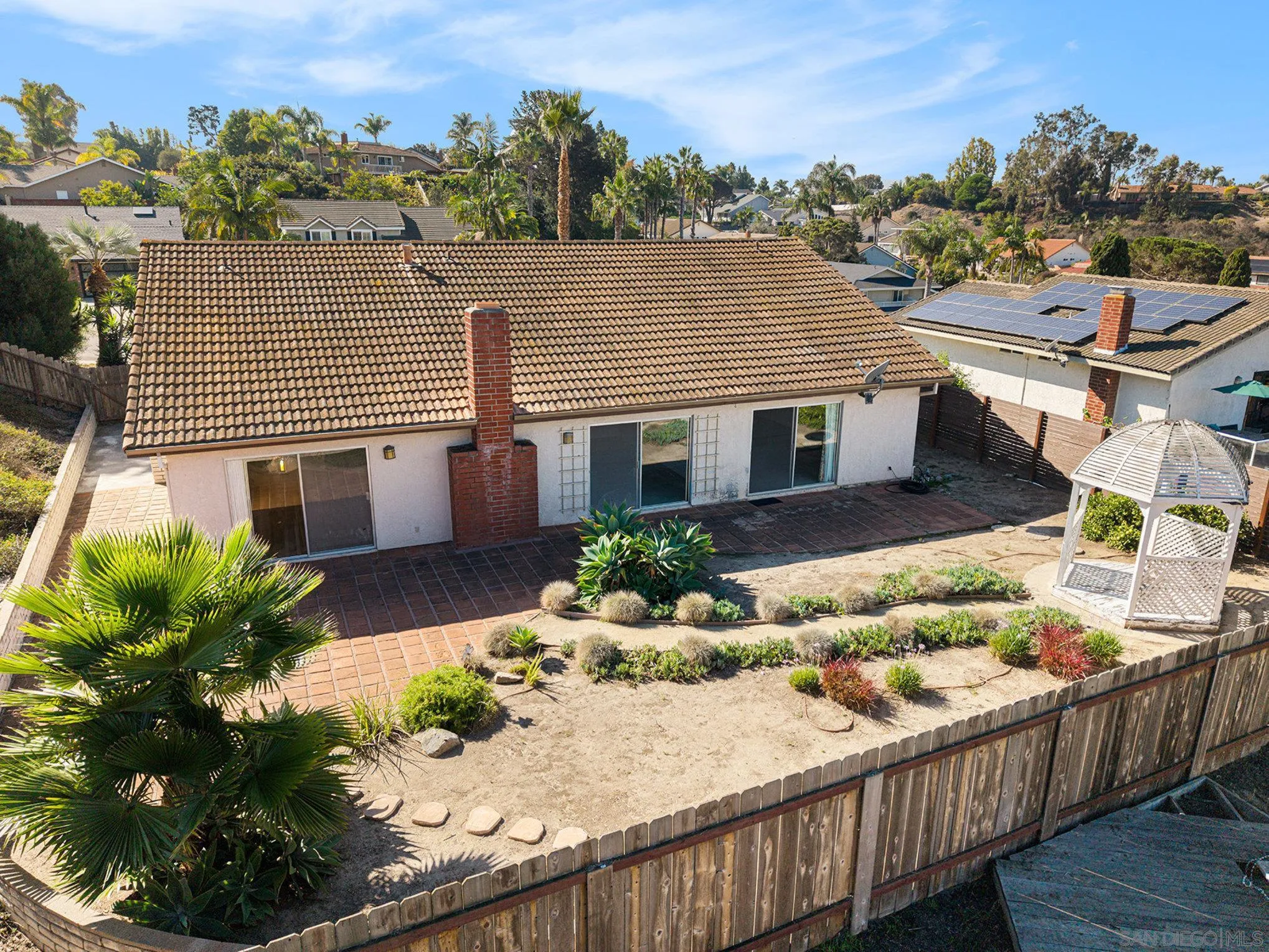 https://cdn.realtyfeed.com/cdn/127/250043104/8f33edfc64064012b941955def7098b1.webp