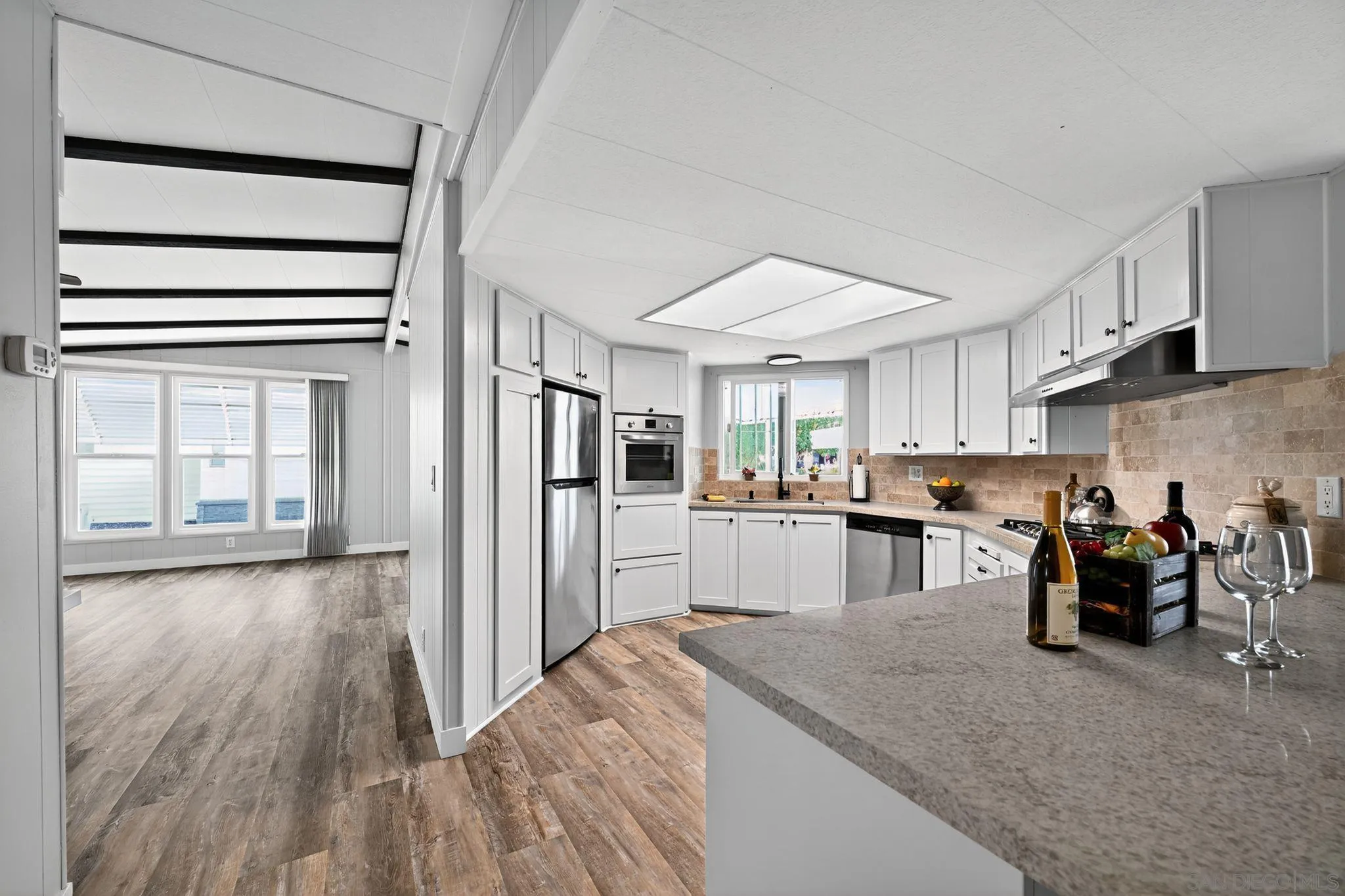 https://cdn.realtyfeed.com/cdn/127/250043107/15f13ec2b0c34e4afc694b9787c70d1c.webp