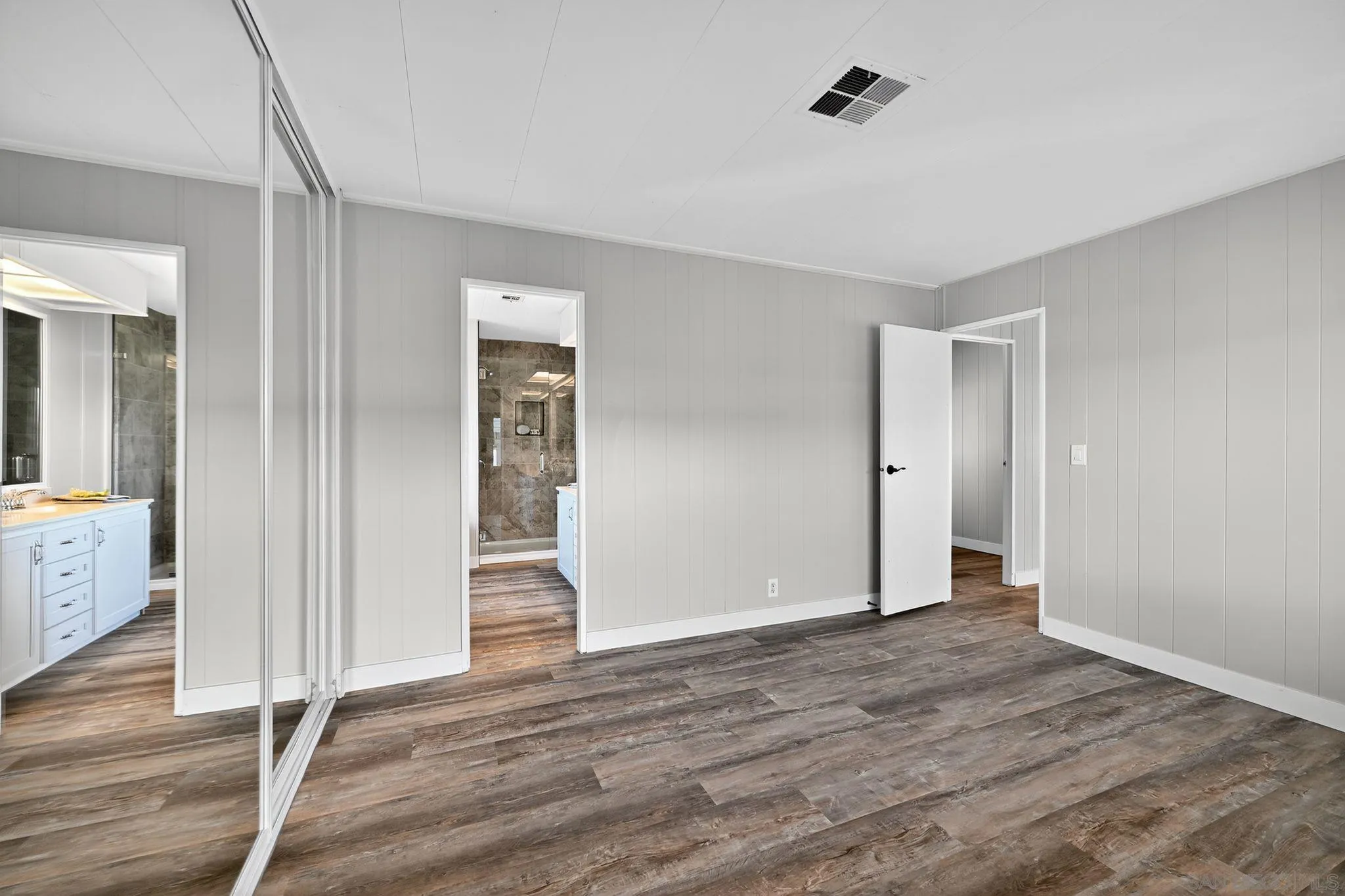 https://cdn.realtyfeed.com/cdn/127/250043107/5ab184264f8c628efd6b9392cdfe2247.webp