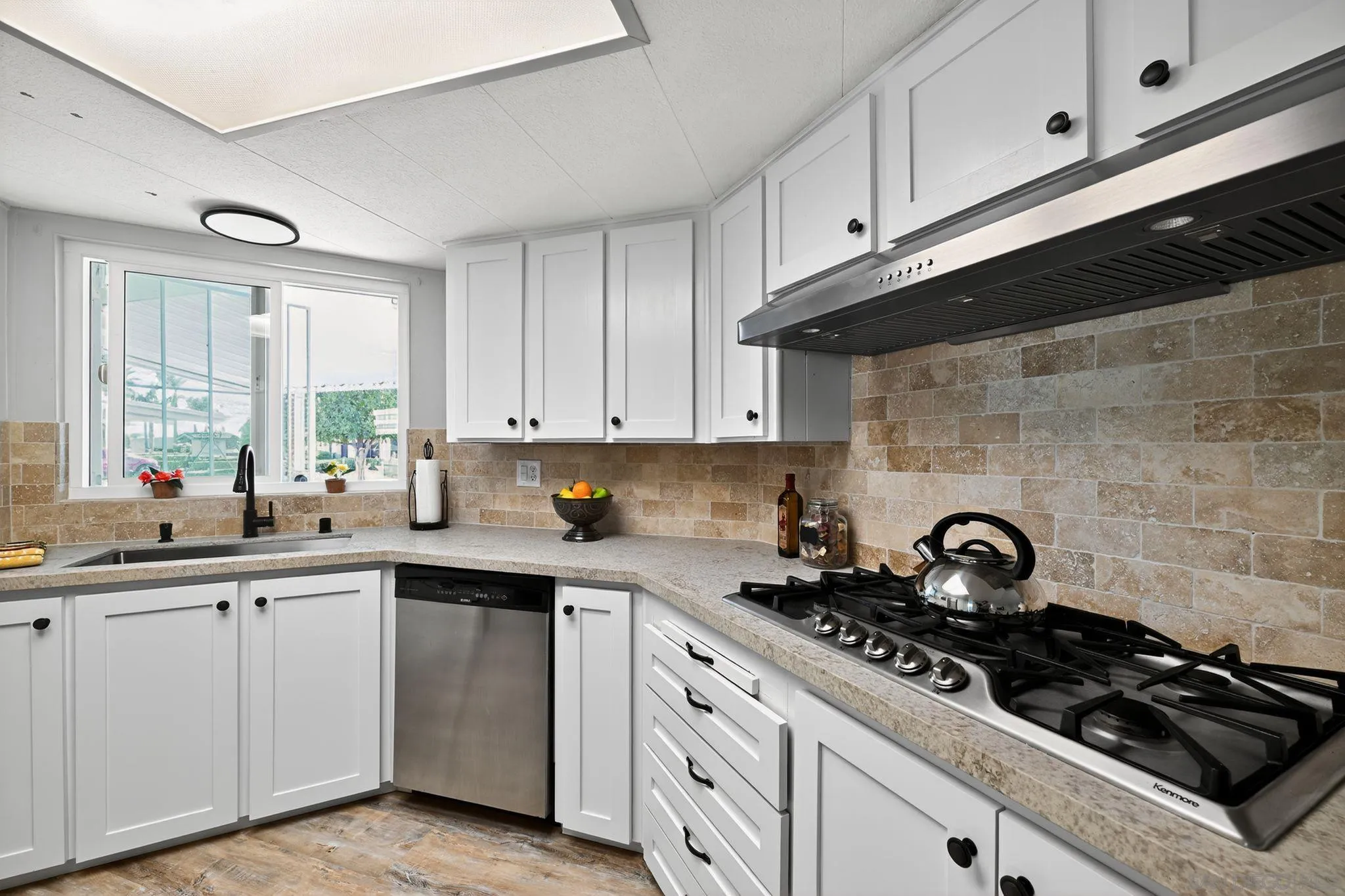 https://cdn.realtyfeed.com/cdn/127/250043107/aad7f2f69e419a4421998b388f3126fa.webp