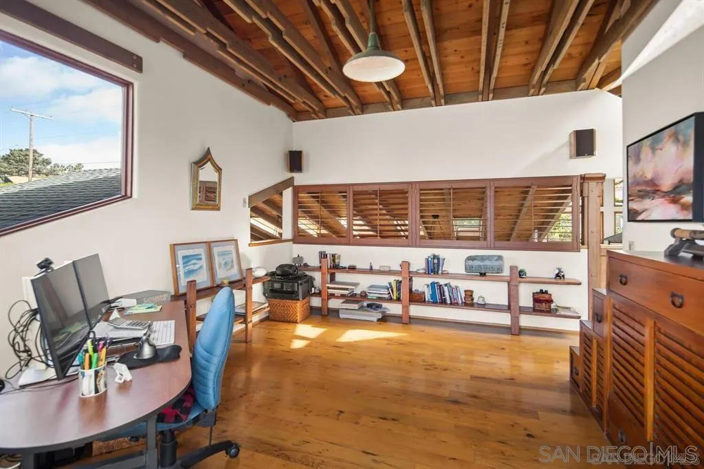 https://cdn.realtyfeed.com/cdn/127/250043109/915e6dd265cc4b3ea23581eaf60d7970.webp