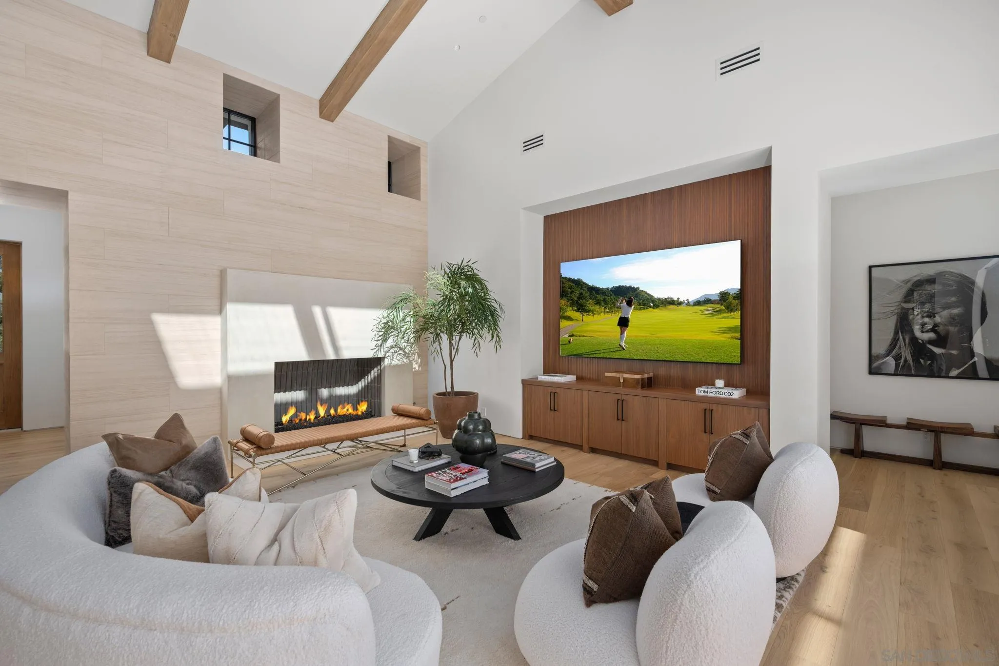 https://cdn.realtyfeed.com/cdn/127/250043116/c1f8b0683b4ec854237c1d54b75444b3.webp