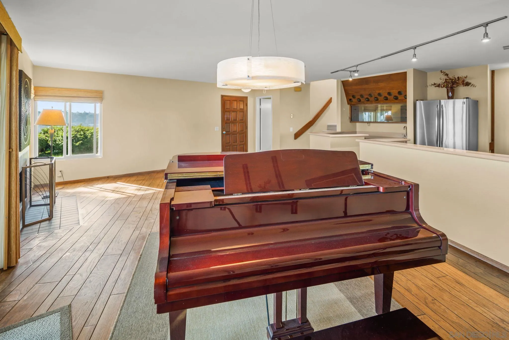 https://cdn.realtyfeed.com/cdn/127/250043121/0f12b89ce9c11b20f9defb699d6a1034.webp