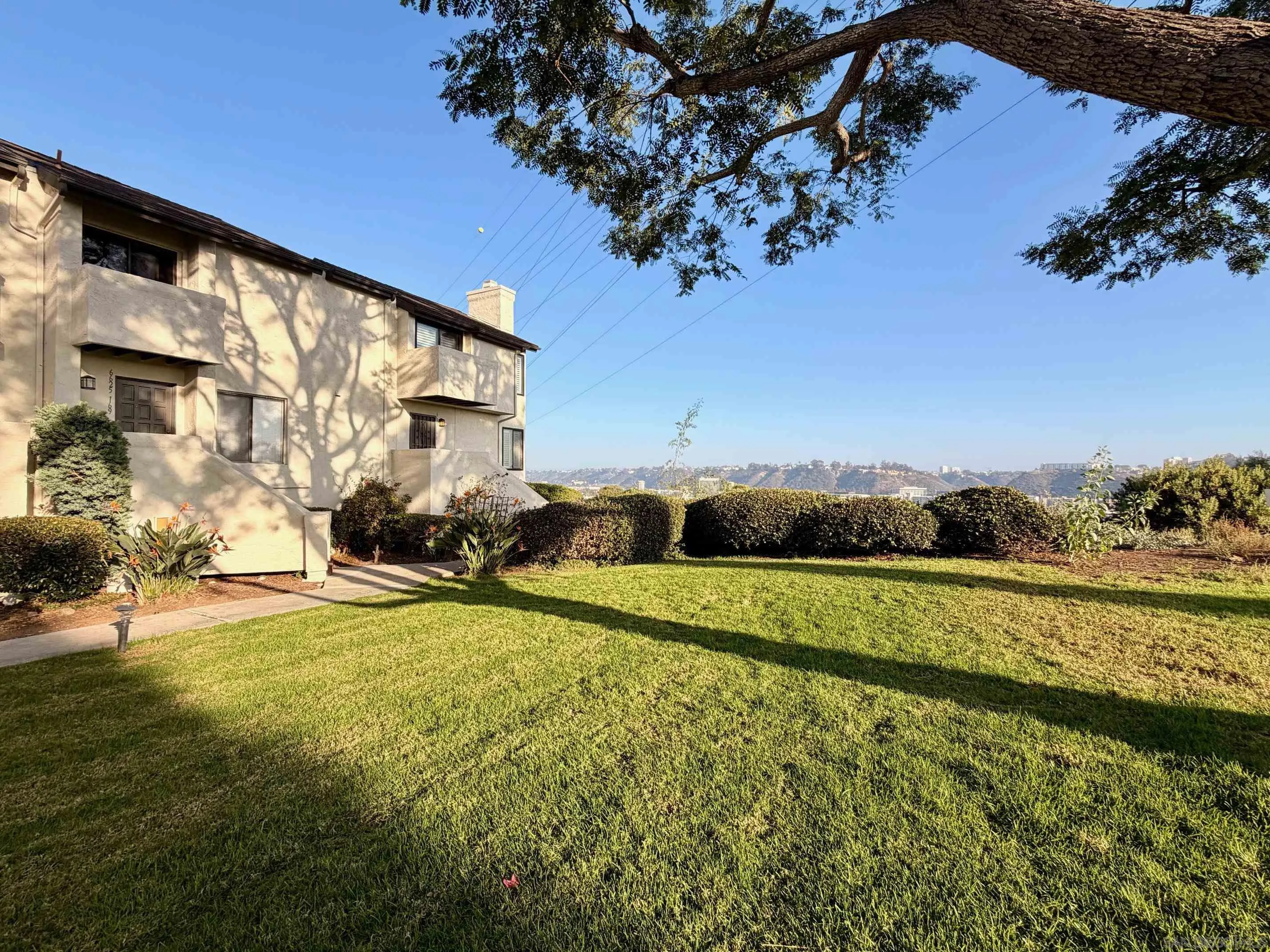 https://cdn.realtyfeed.com/cdn/127/250043121/9c5ad10c74140630e760808bc4bf26c0.webp
