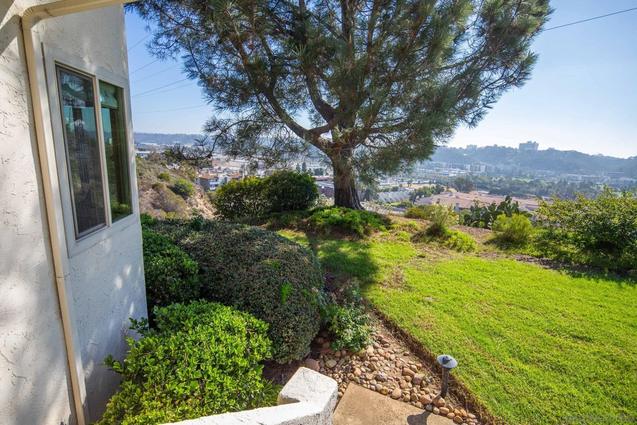https://cdn.realtyfeed.com/cdn/127/250043121/c93c297d63907626cf2dc5a334fa913f.webp