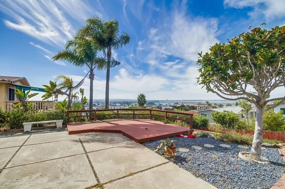https://cdn.realtyfeed.com/cdn/127/250043124/05d292cab8e9faacc8644204ea42f638.webp
