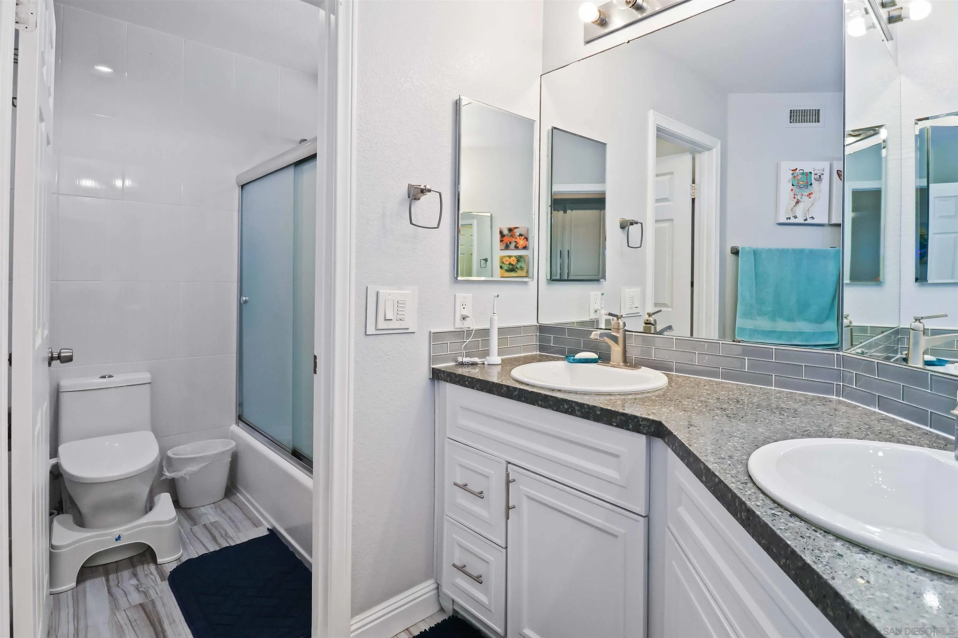 https://cdn.realtyfeed.com/cdn/127/250043135/78ac748f77dbb4892349974df3255cca.webp