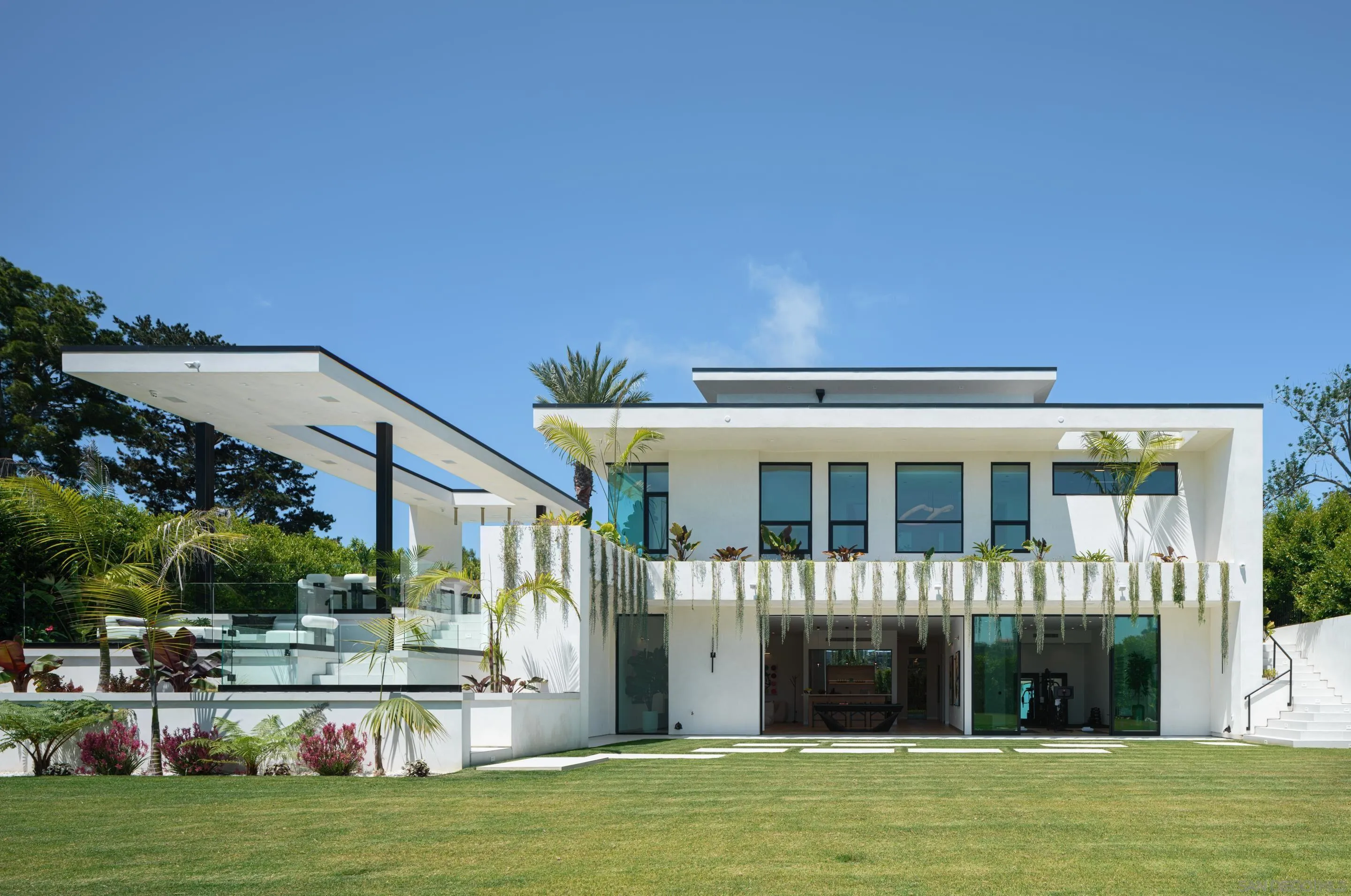 https://cdn.realtyfeed.com/cdn/127/250043137/4d781656a26f46a5f4b9a0cddb3ec794.webp